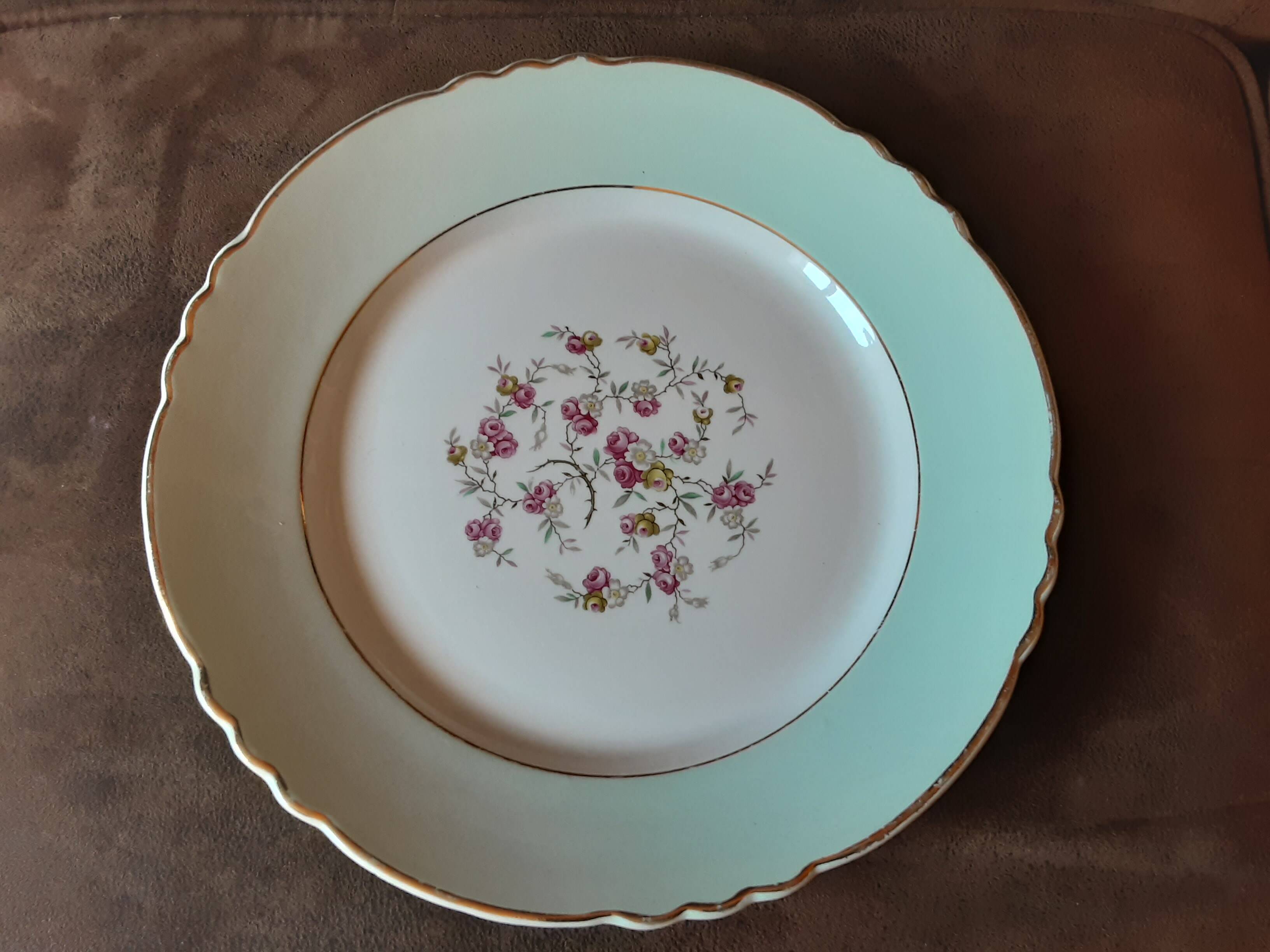 Round hollow dish Moulin des loups and Hamage