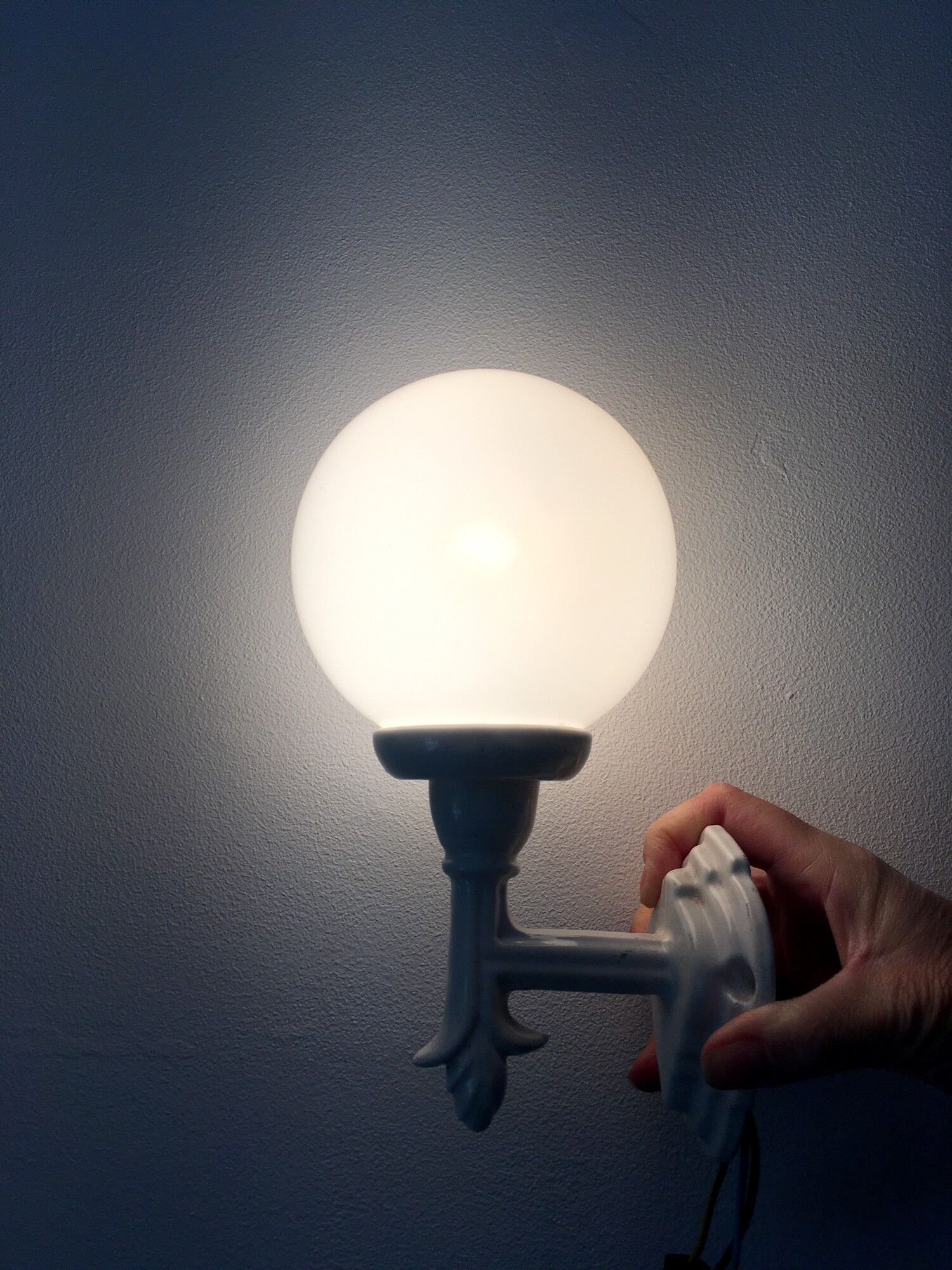 Metal and glass wall lamp