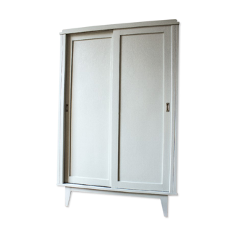 Old wardrobe sliding door renovated by Trendy Little