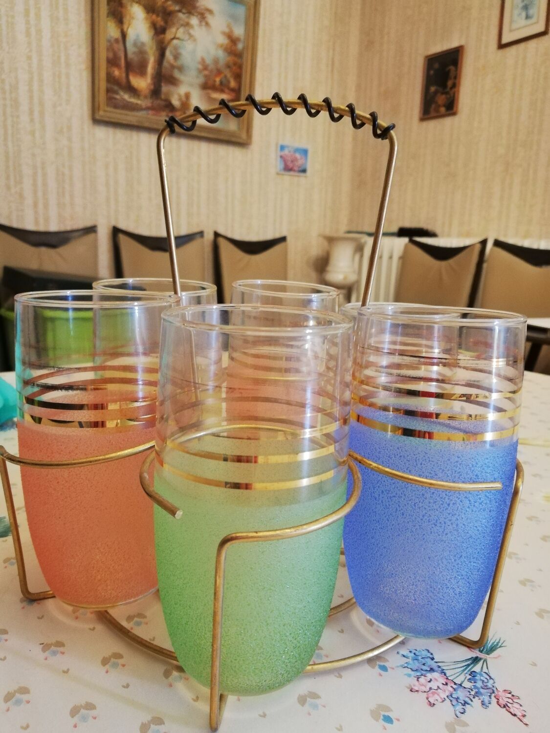 Ensemble 6 verres granité dans leur panier doré