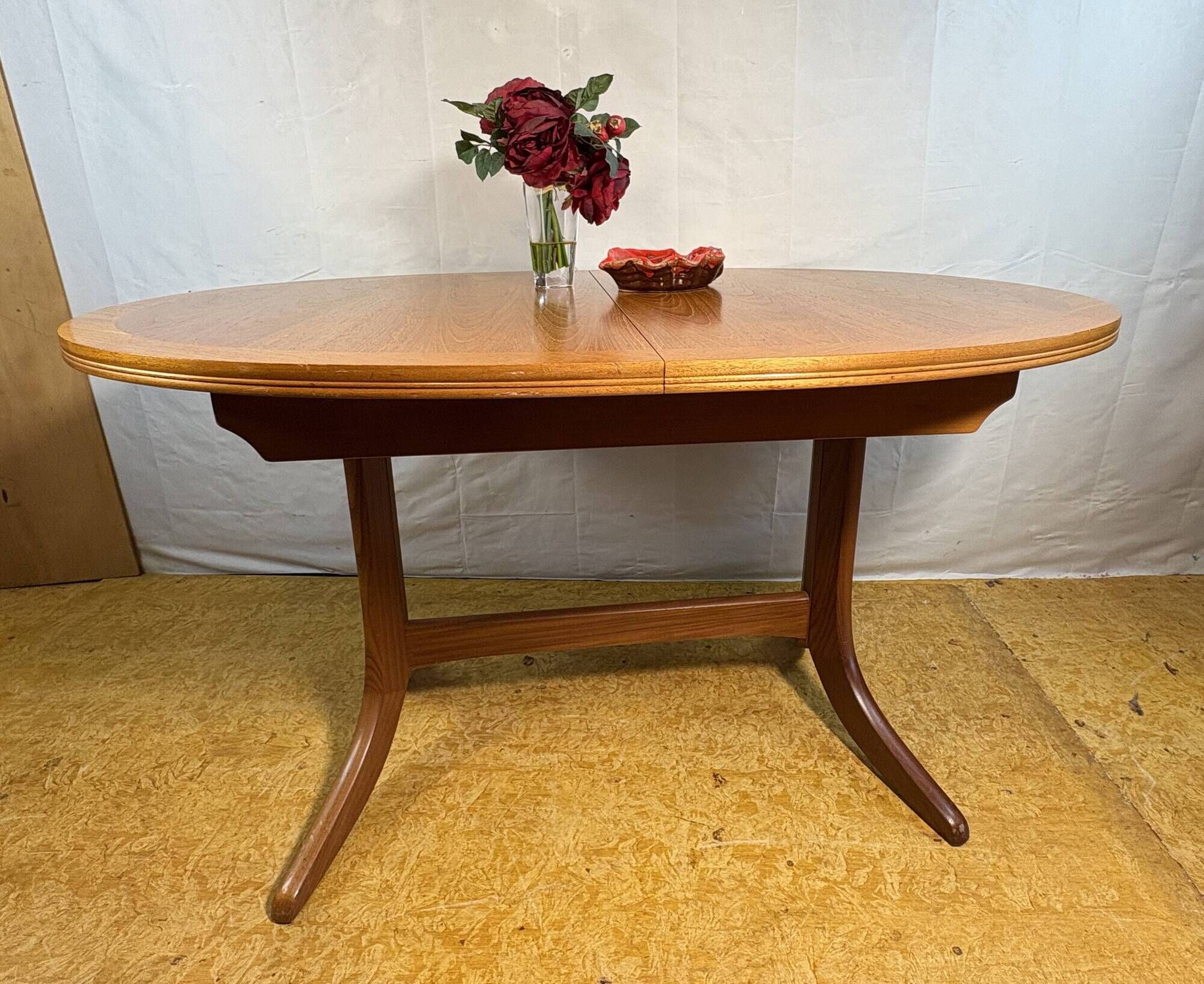 Mid-Century Nathan Teak Extending Dining Table – 1960s Scandinavian Design