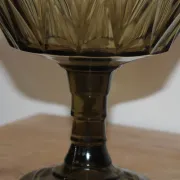 Coupe sur pied vintage en verre fumé – Compotier à bord festonné – Ø 23 cm
