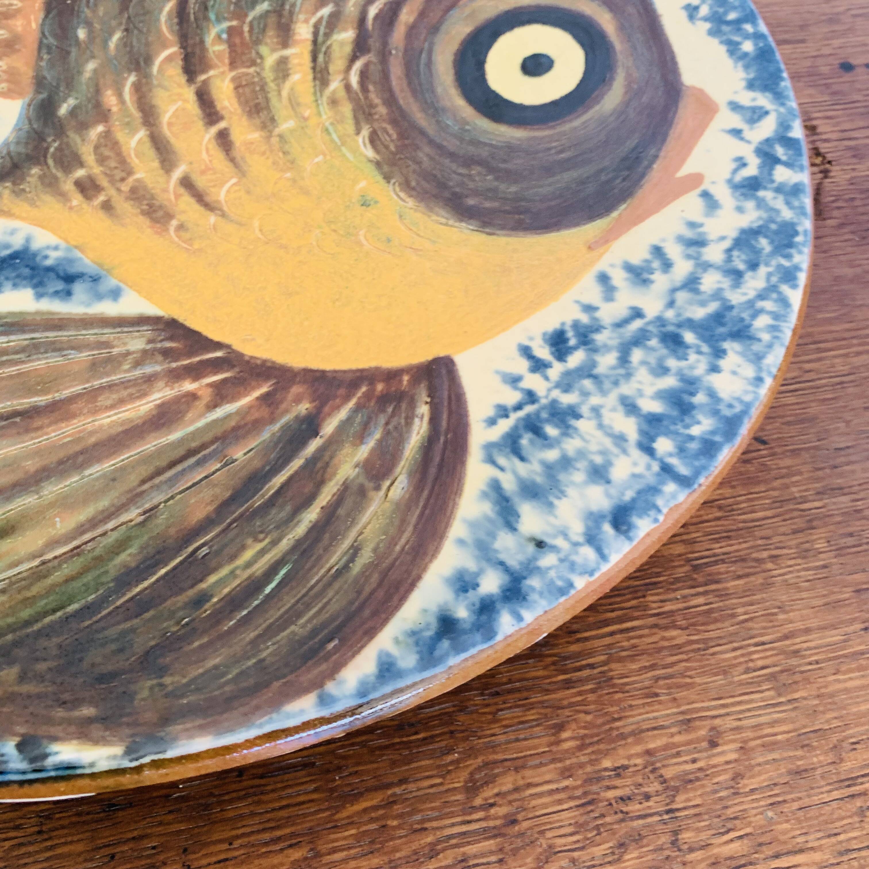 Large dish with fish decoration Puigdemont Spain