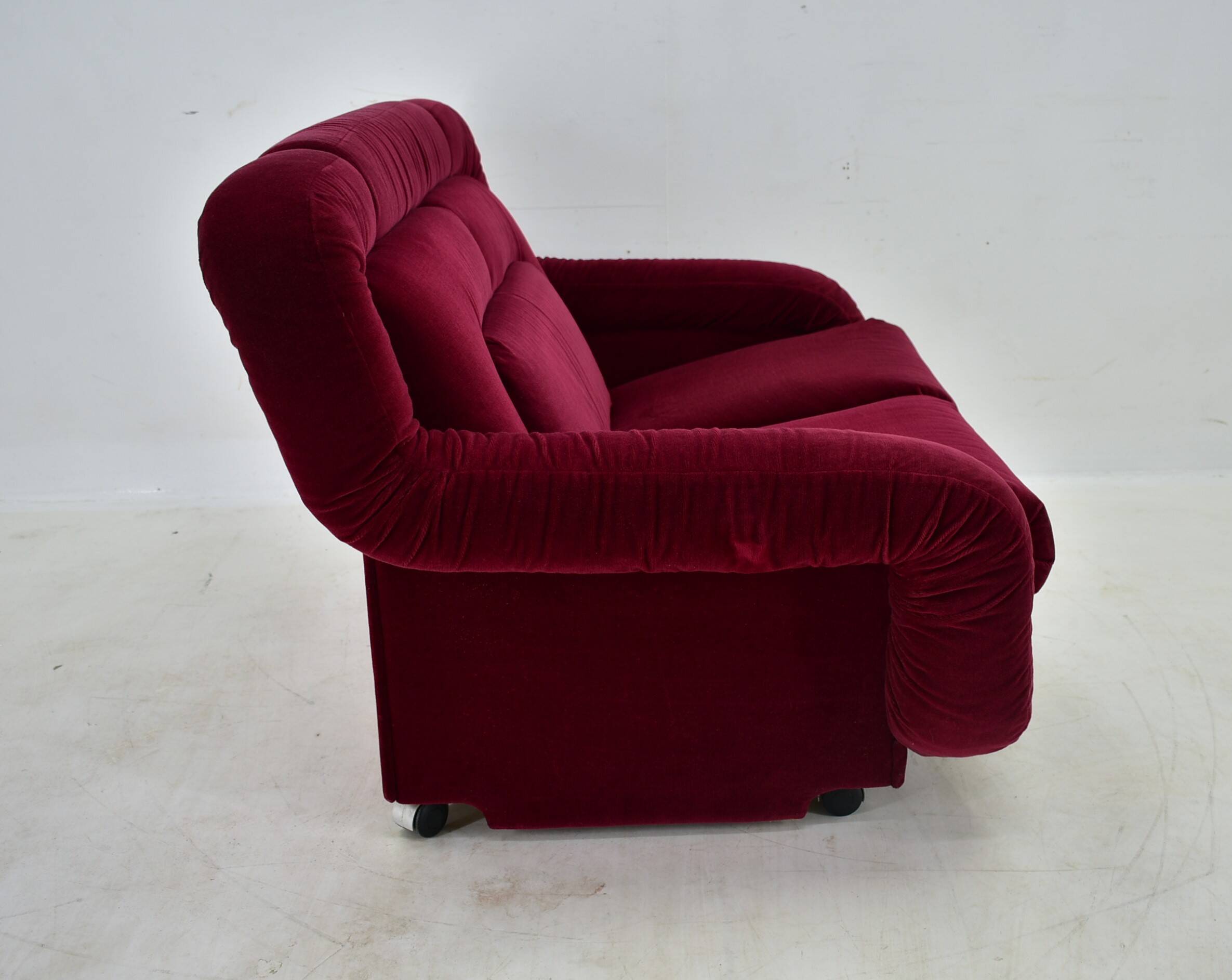 Two-seater canapé, rare from the 1970s, Italy.