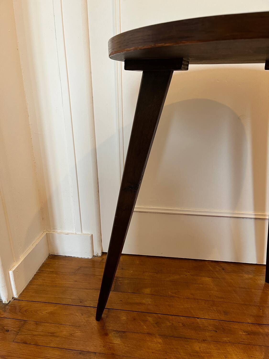 Table d'appoint en bois trépied