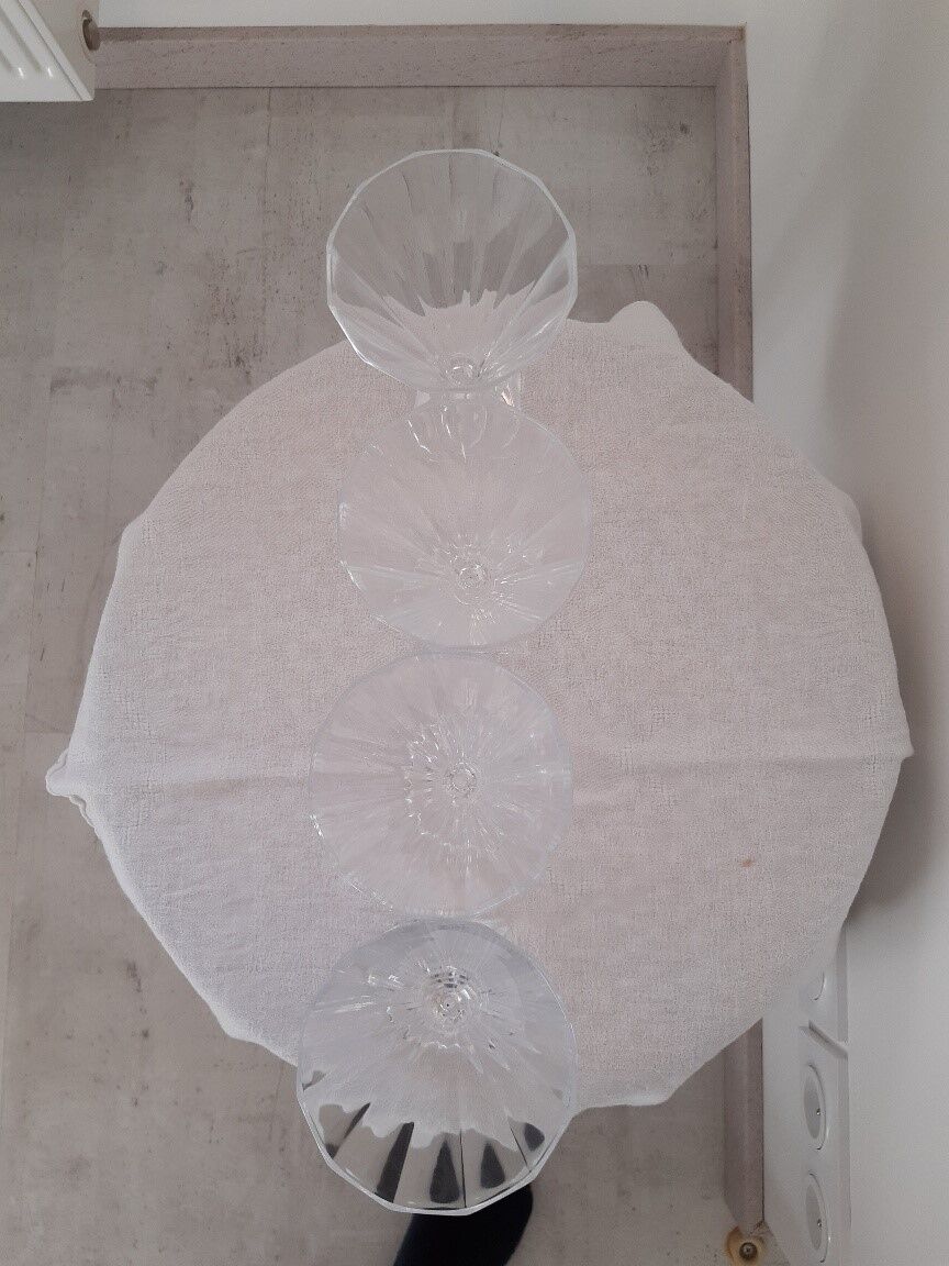 Set of crystal stemware