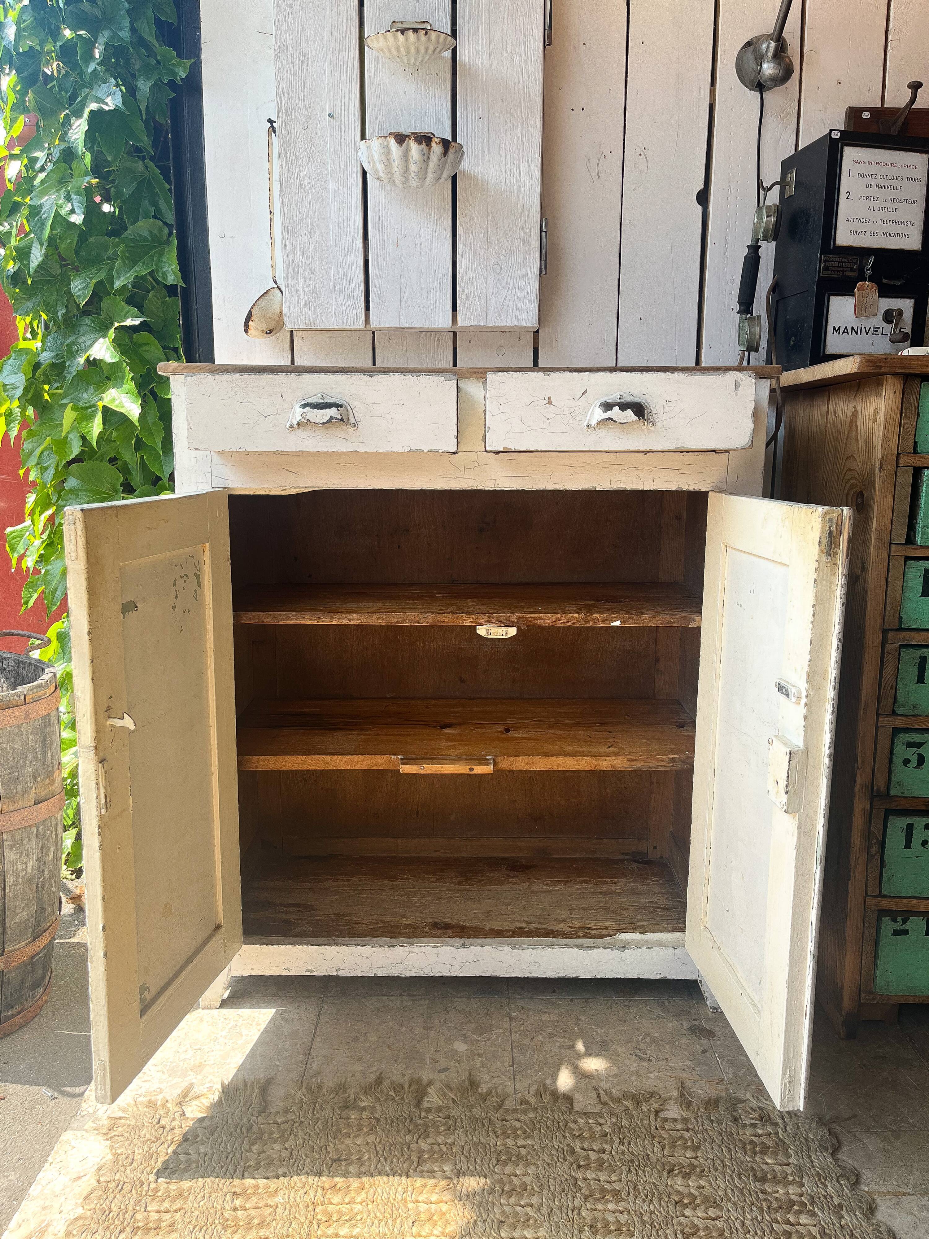 Buffet parisien blanc patine d'origine