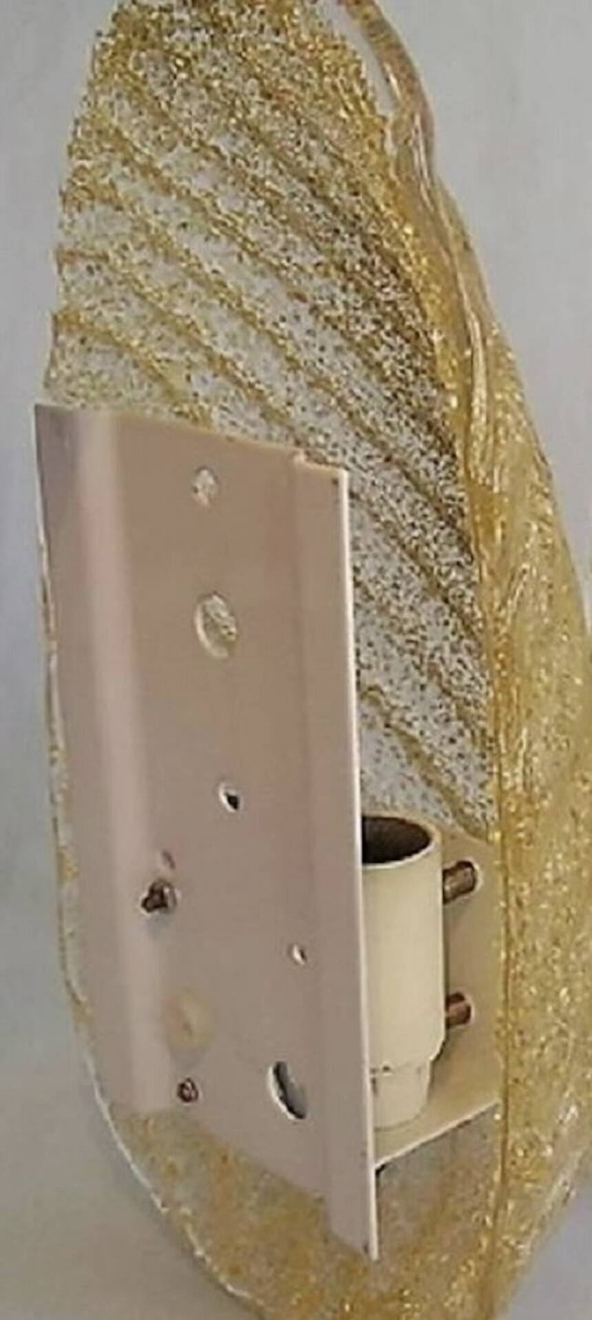Murano mid cdentury gold flecked conch wall light, Italy 1960s