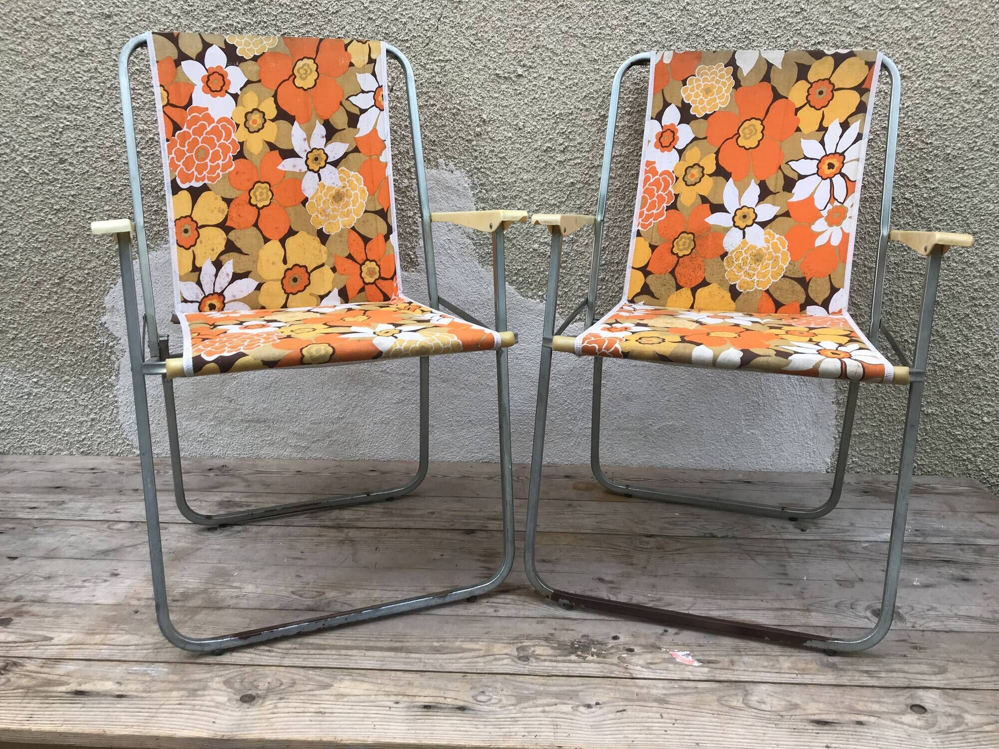 Pair of folding metal lerolin chairs in 70's fabric