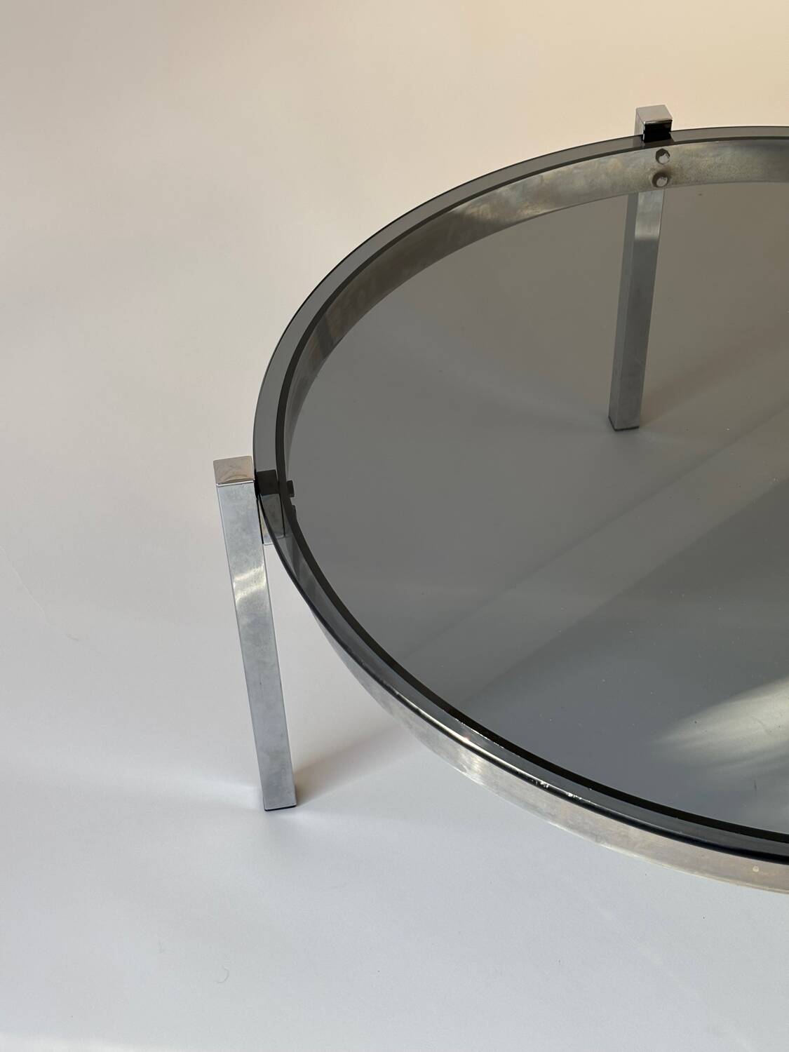 Table basse, chrome et verre fumé, 1970
