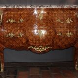 Commode de style Louis XV en marqueterie de cube