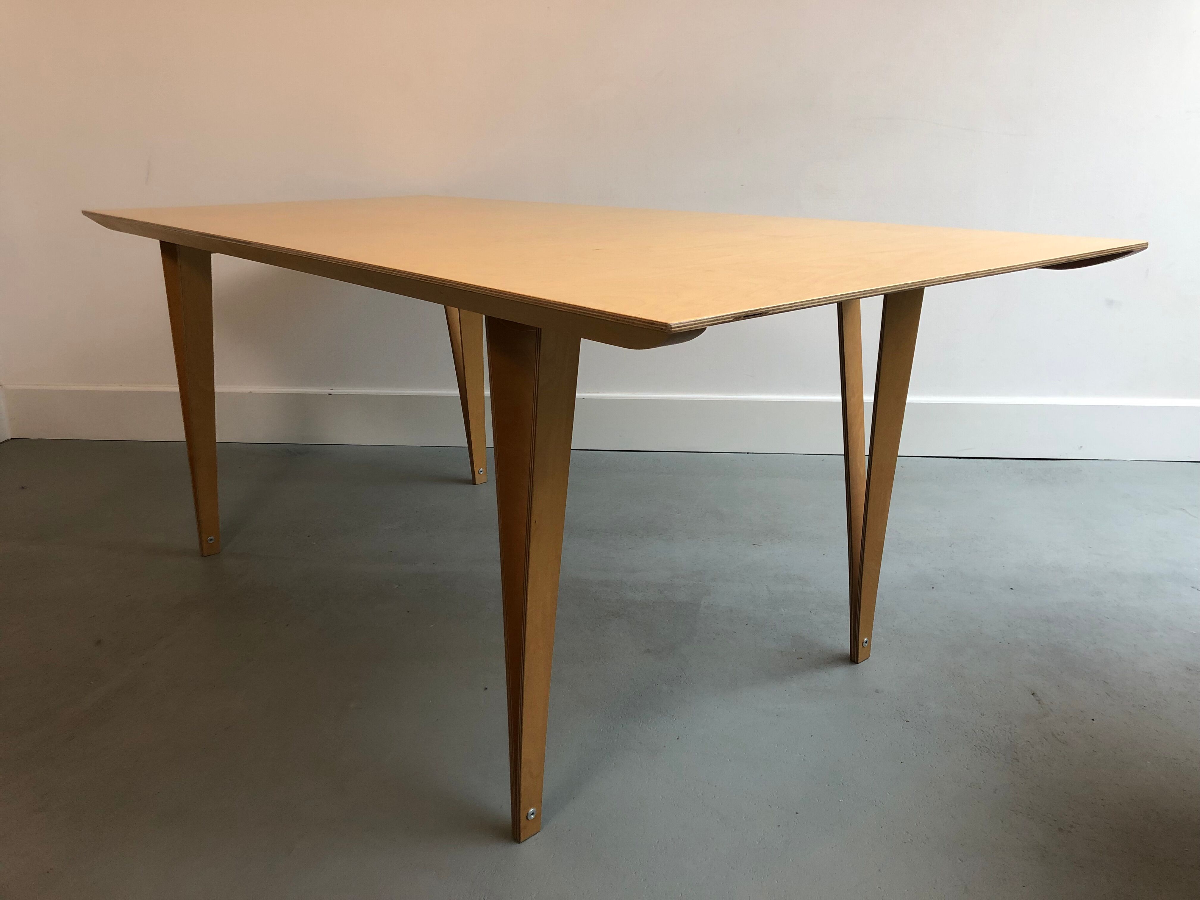 Dining table spanoto design Nils Holger for Moormann