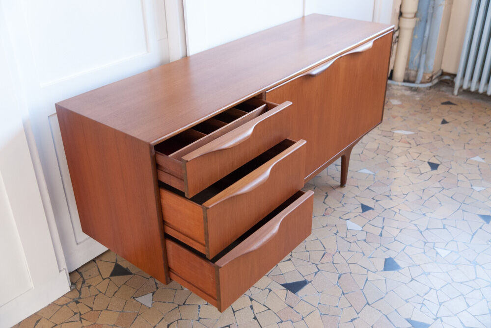 McIntosh Dunvegan sideboard, 153cm