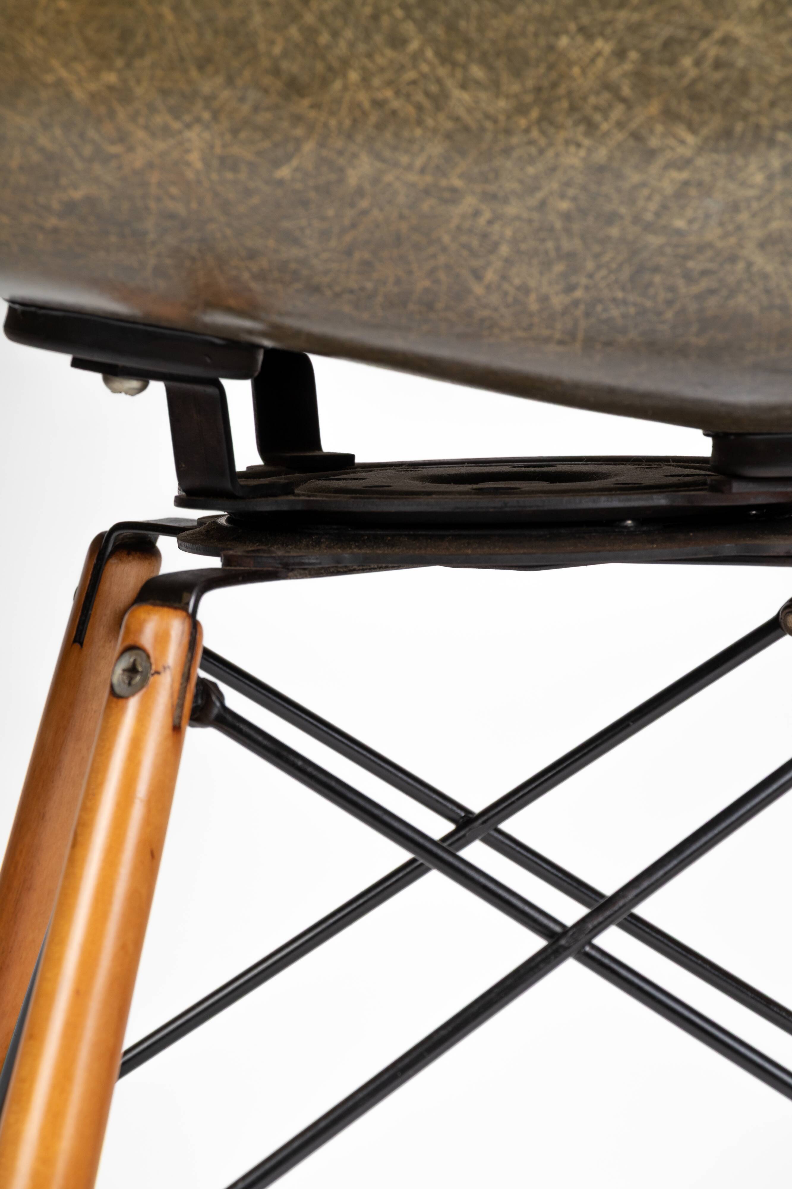 Fauteuil Paw, Charles Eames, fabrication Zenith Plastics pour Herman Miller
