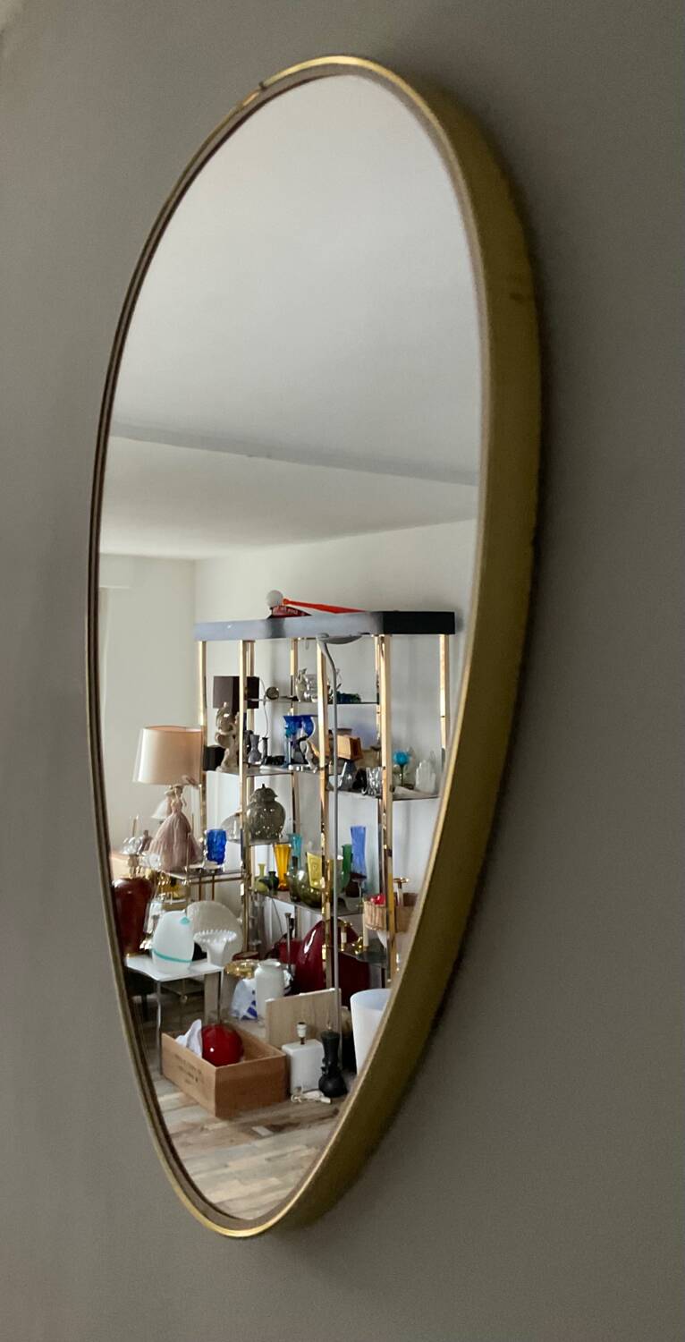 Asymmetrical free-form mirror from the 60s-70s