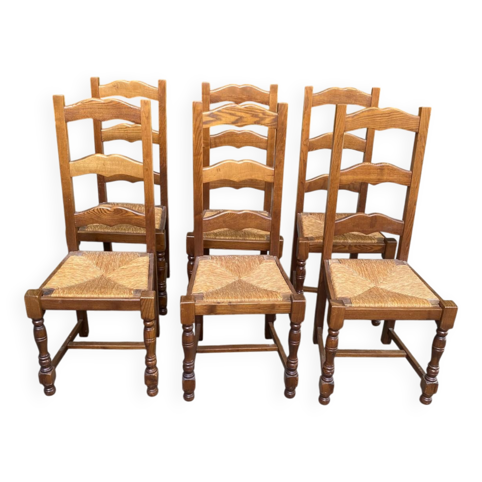 6 solid wood and straw chairs with high farmhouse-style backs