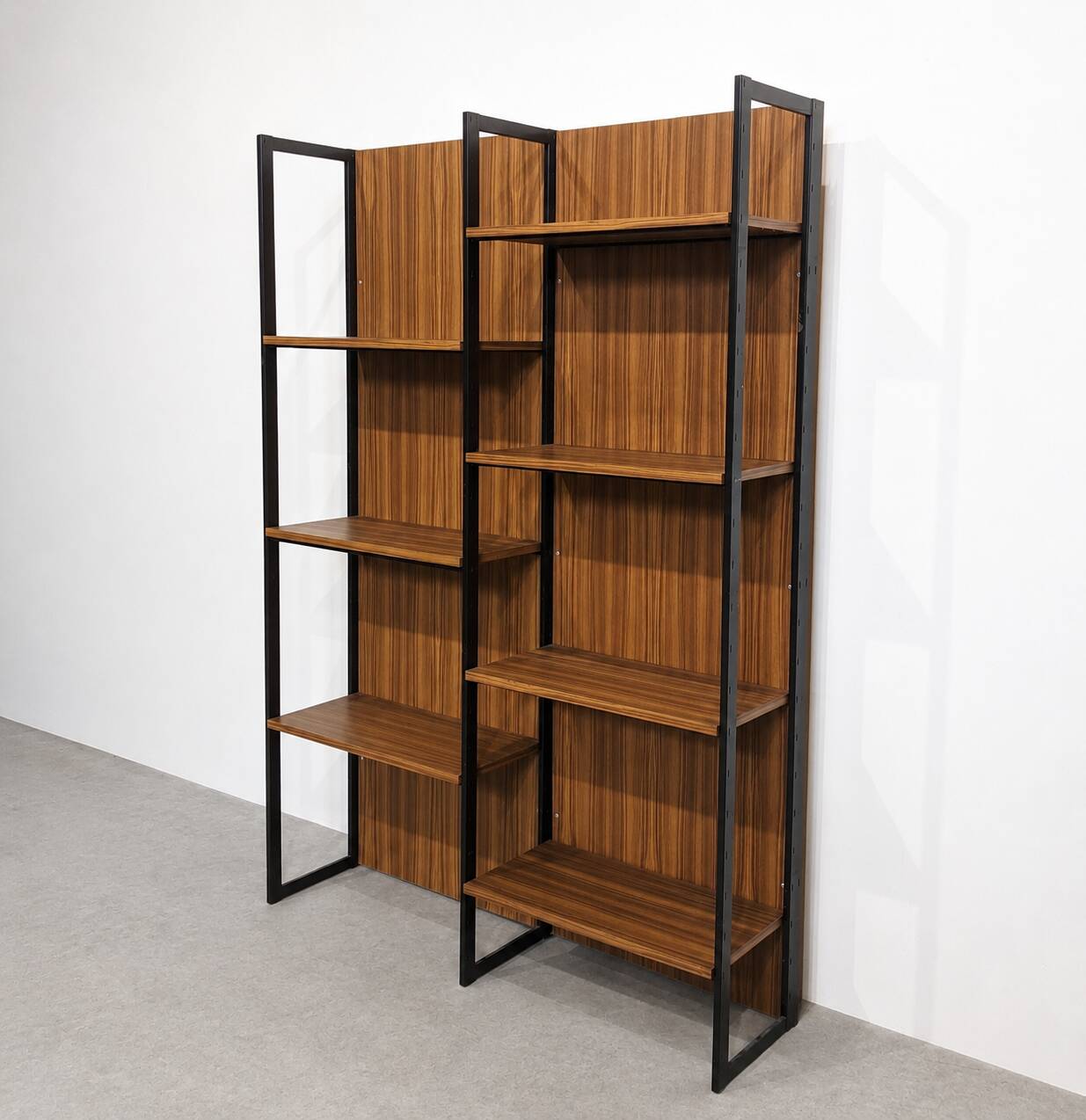 Meurop modular shelf wall unit from the 60s/70s.