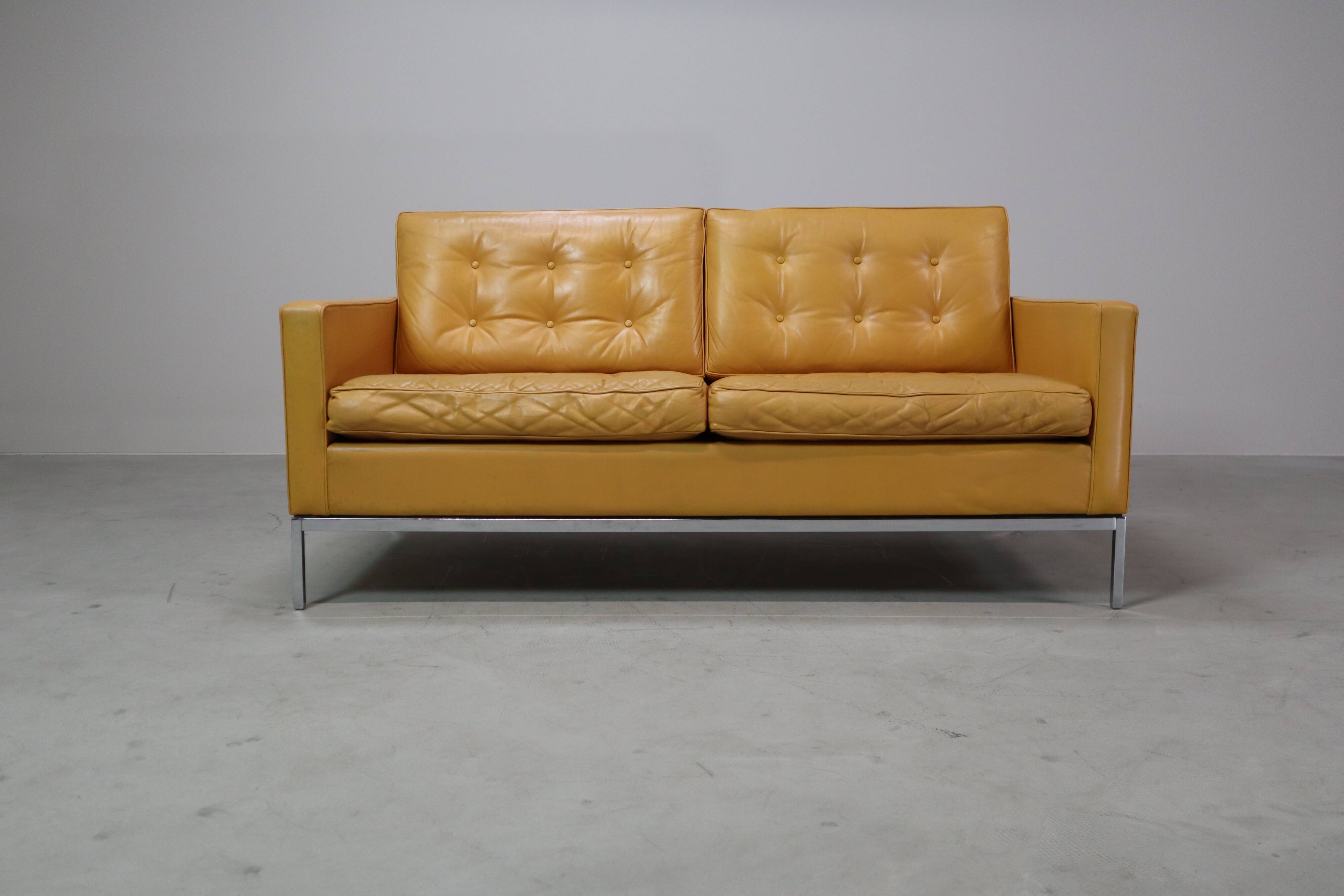 Florence Knoll two-seater sofa in mustard yellow leather, 1970