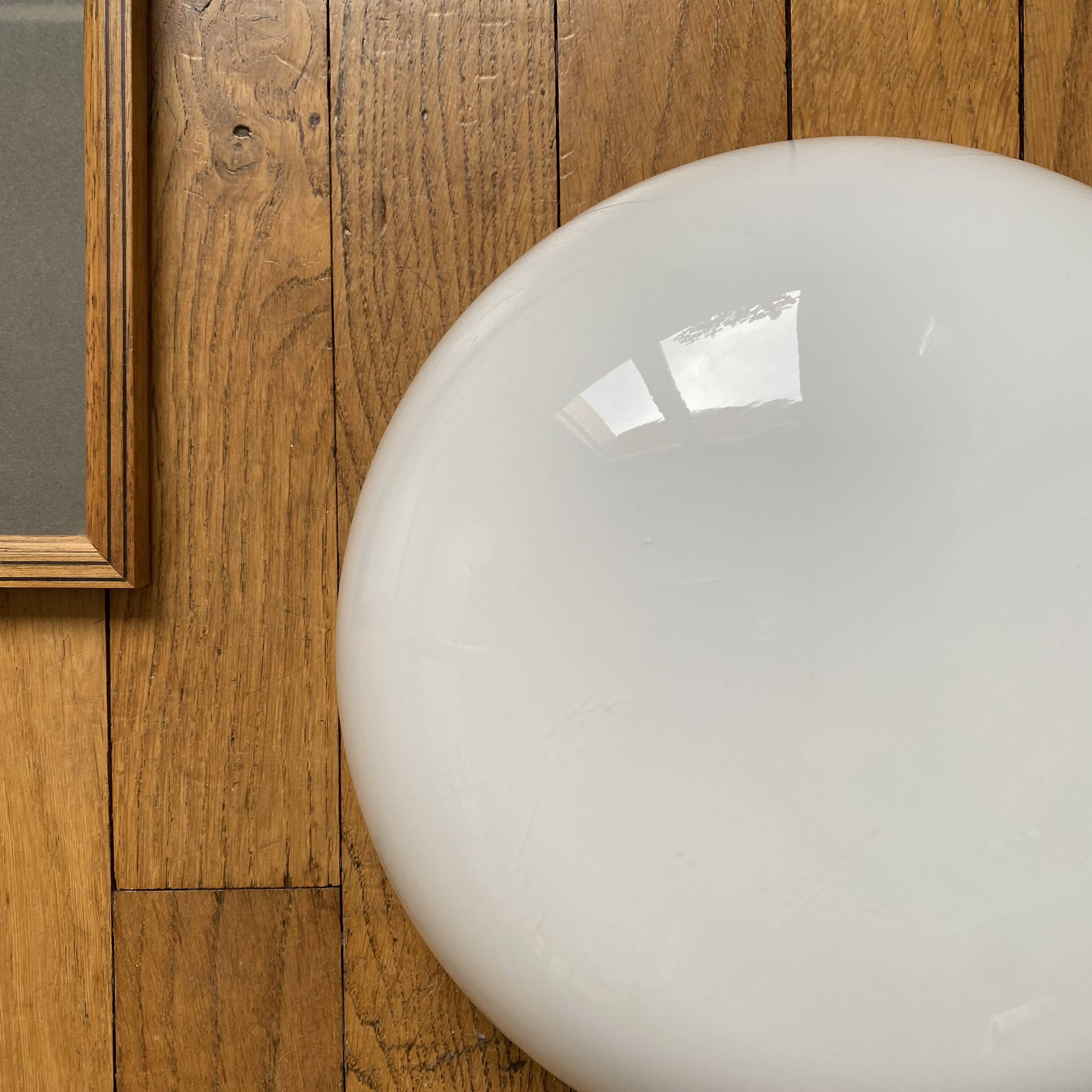 Wall-mounted ceiling light half-spherical 25 cm white opal glass