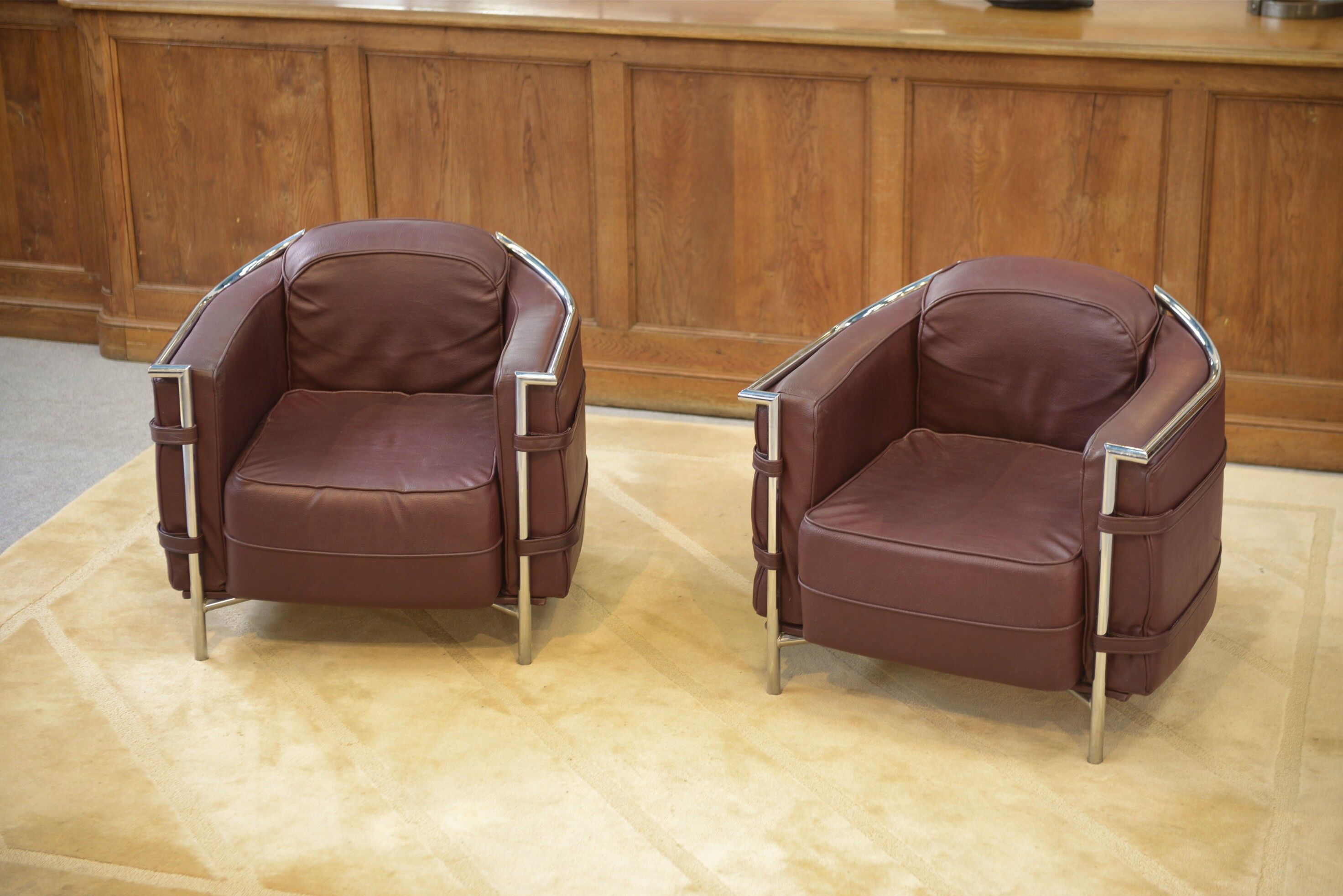 Paire de fauteuils dans le goût de Le Corbusier 1970’s