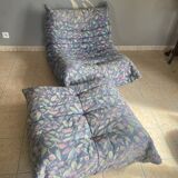 Shoe cabinet with its pouf by Michel Ducaroy for Ligne Roset.