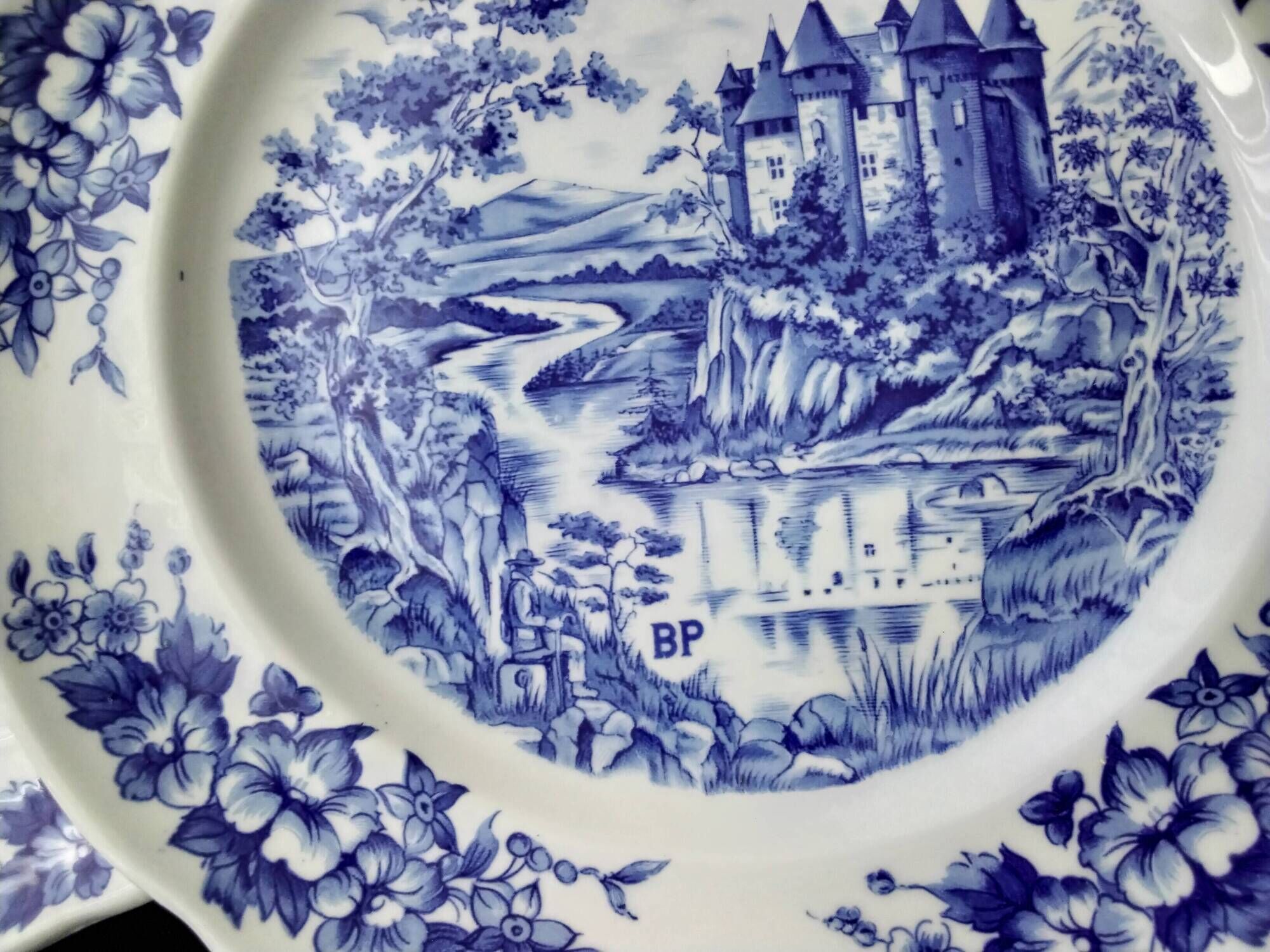 6 Pyroblan porcelain dinner plates BP Advertising