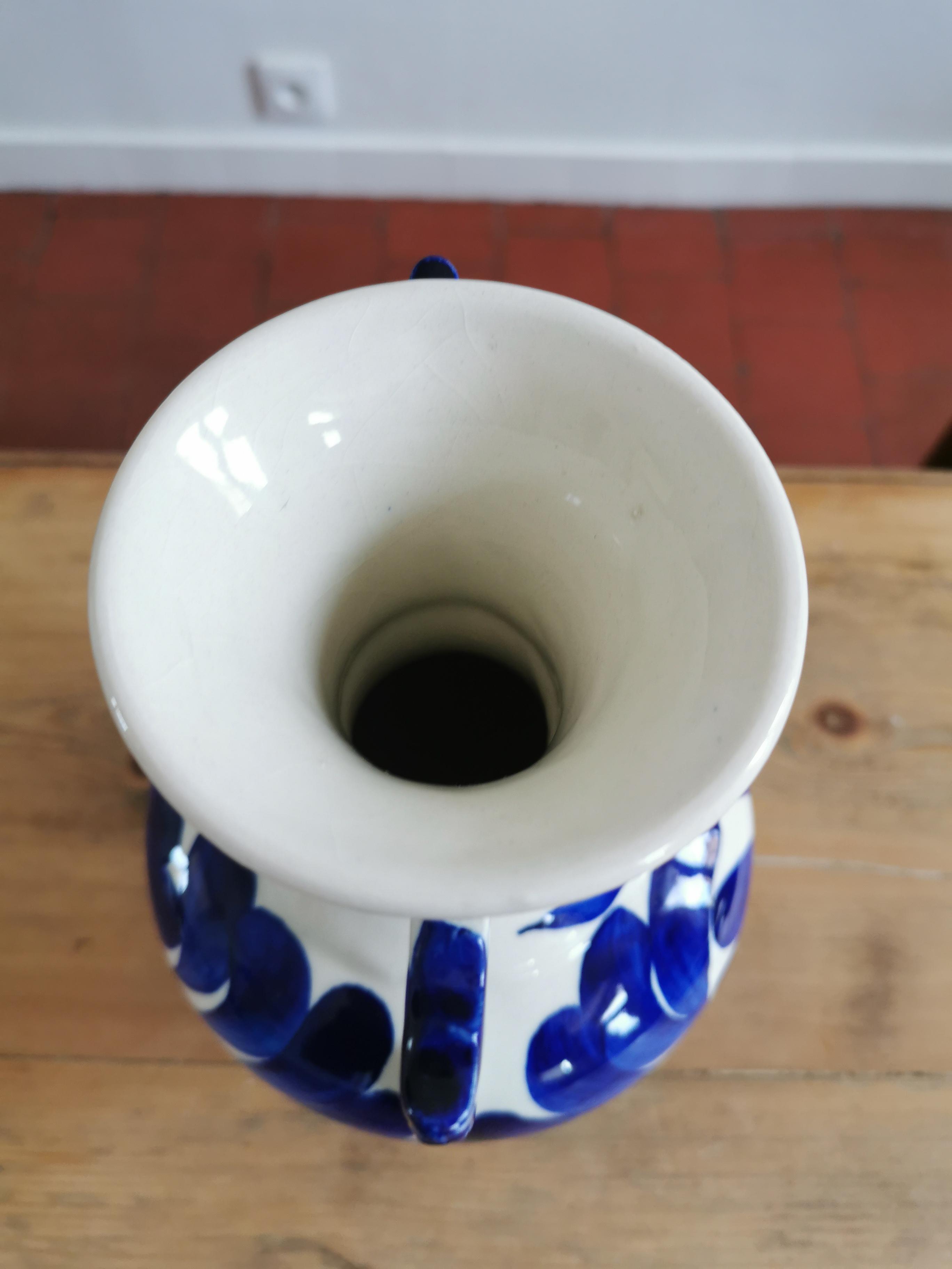 Baluster vase in painted ceramic decoration flowers