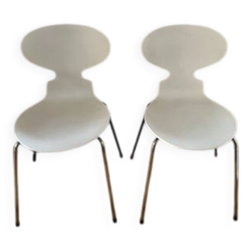 Pair of authentic FRITZ HANSEN/ARNE JACOBSEN Ant chairs