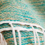 Plaid tissé main vert et lin à fines rayures - franges fines