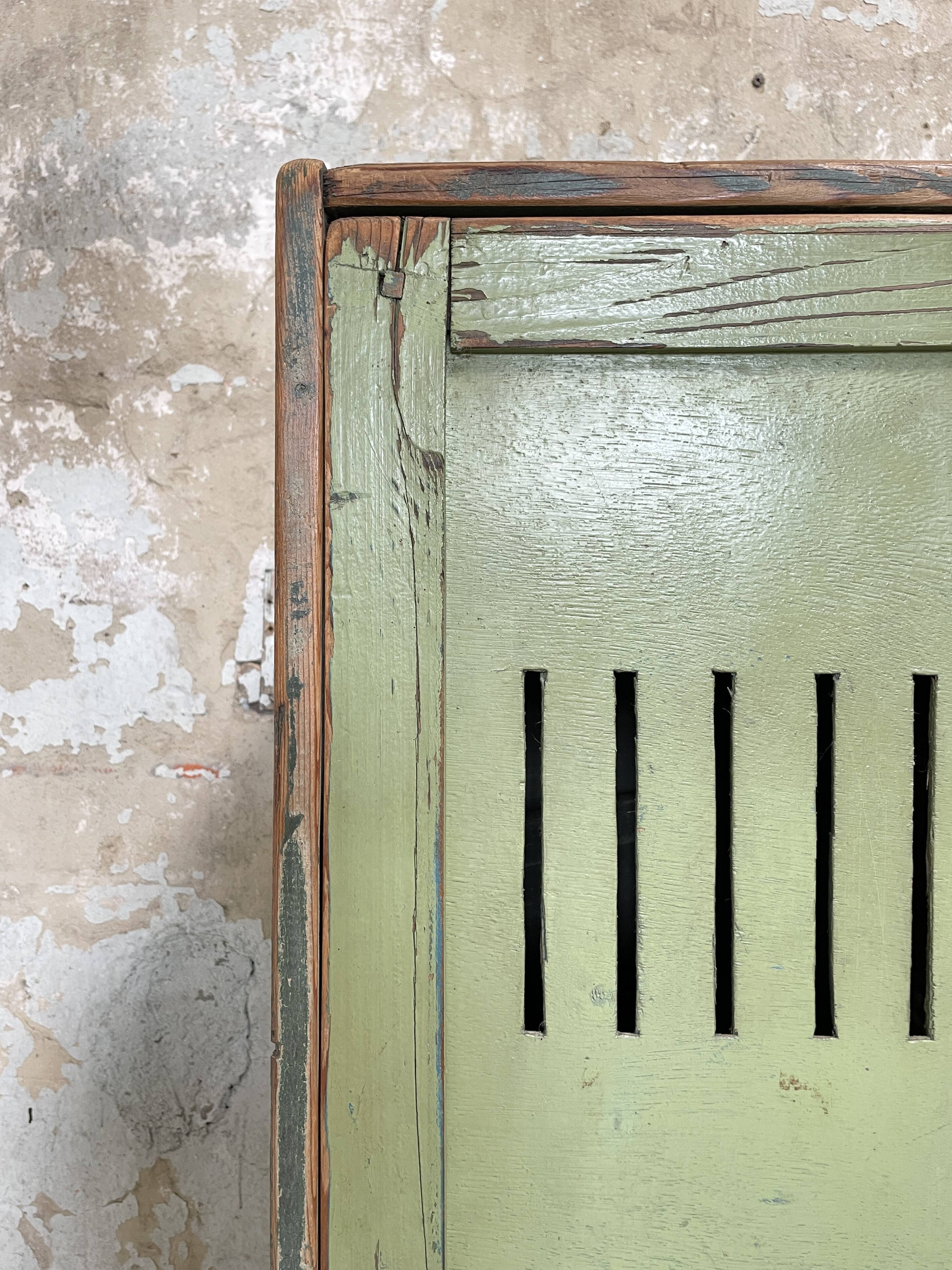 5-door cloakroom in patinated wood