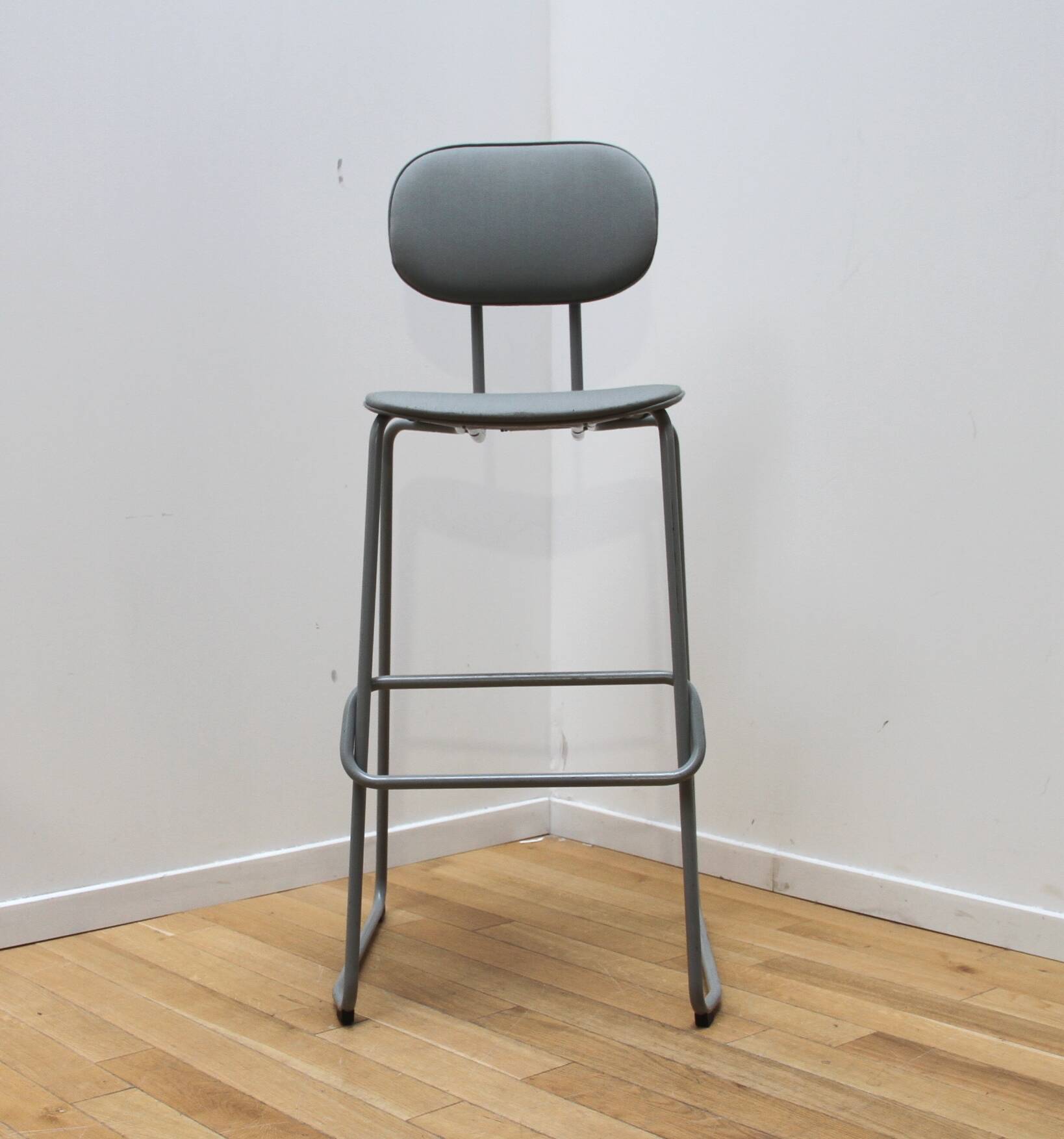 New School bar stool, MDD