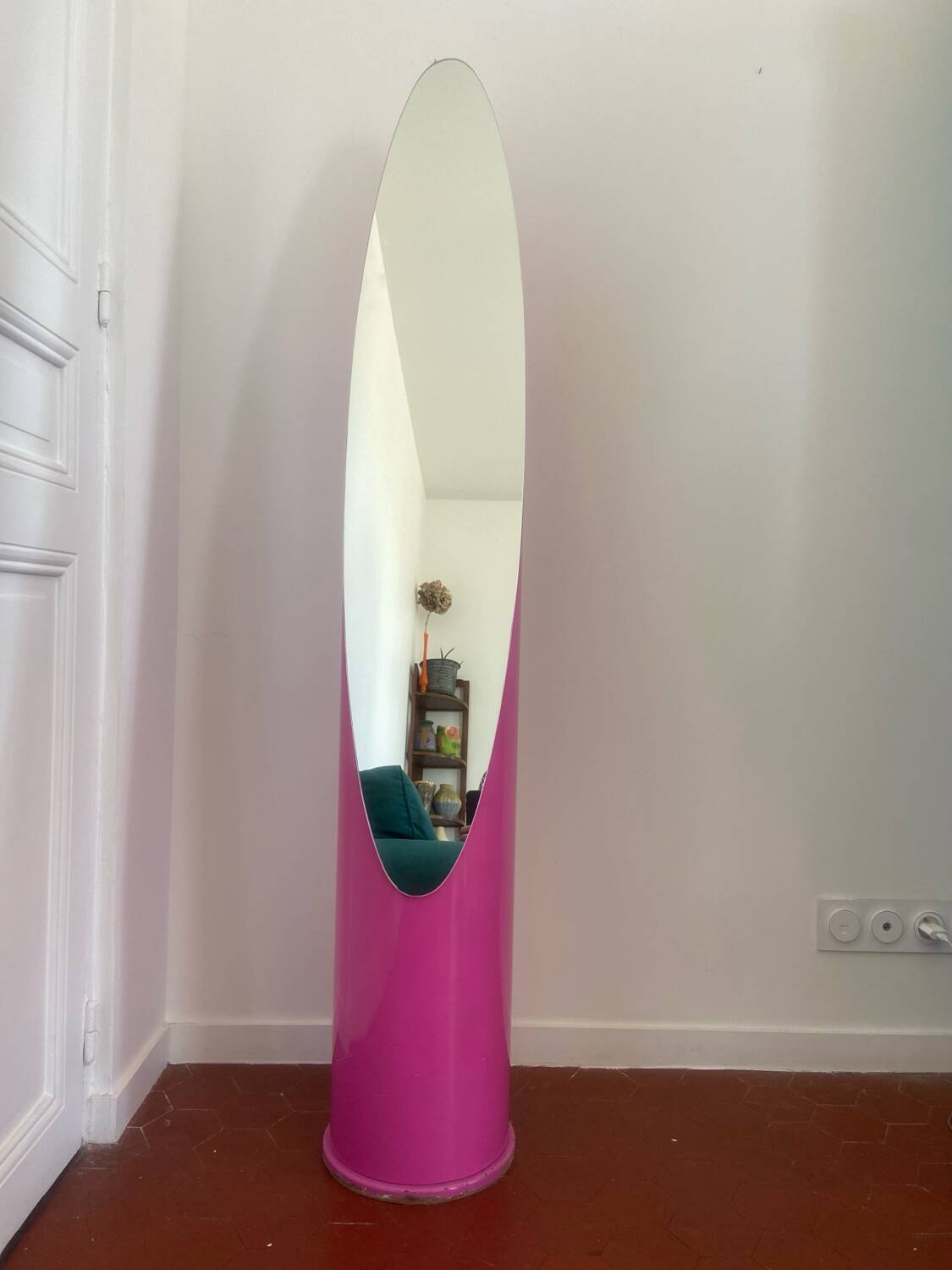 Space age lipstick mirror