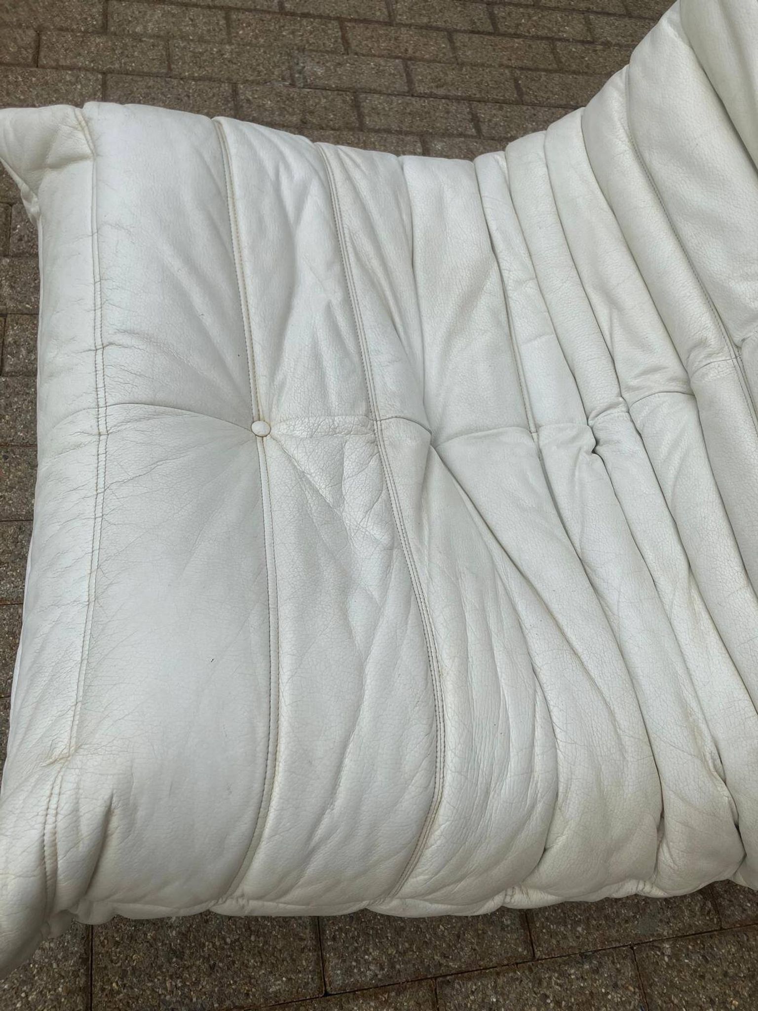 100% authentic Ligne Roset Togo 1-seater light beige leather '87