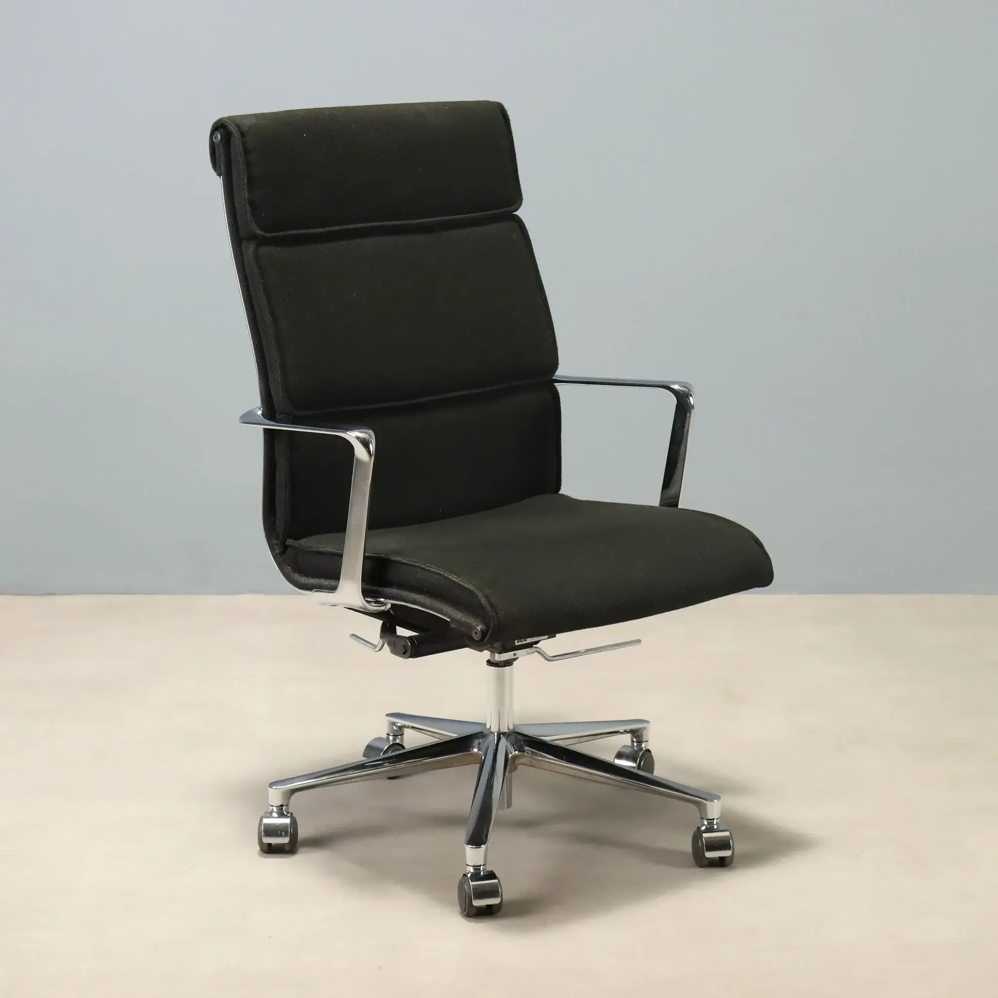 Vintage office chair ICF design Eames aluminium Italy 1970s