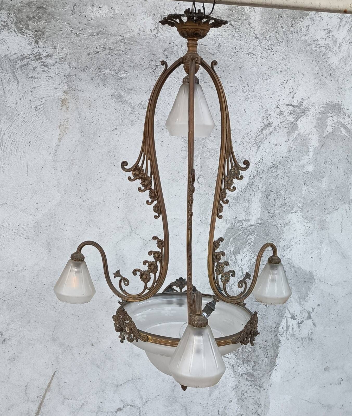 Art Nouveau chandelier in brass and bronze