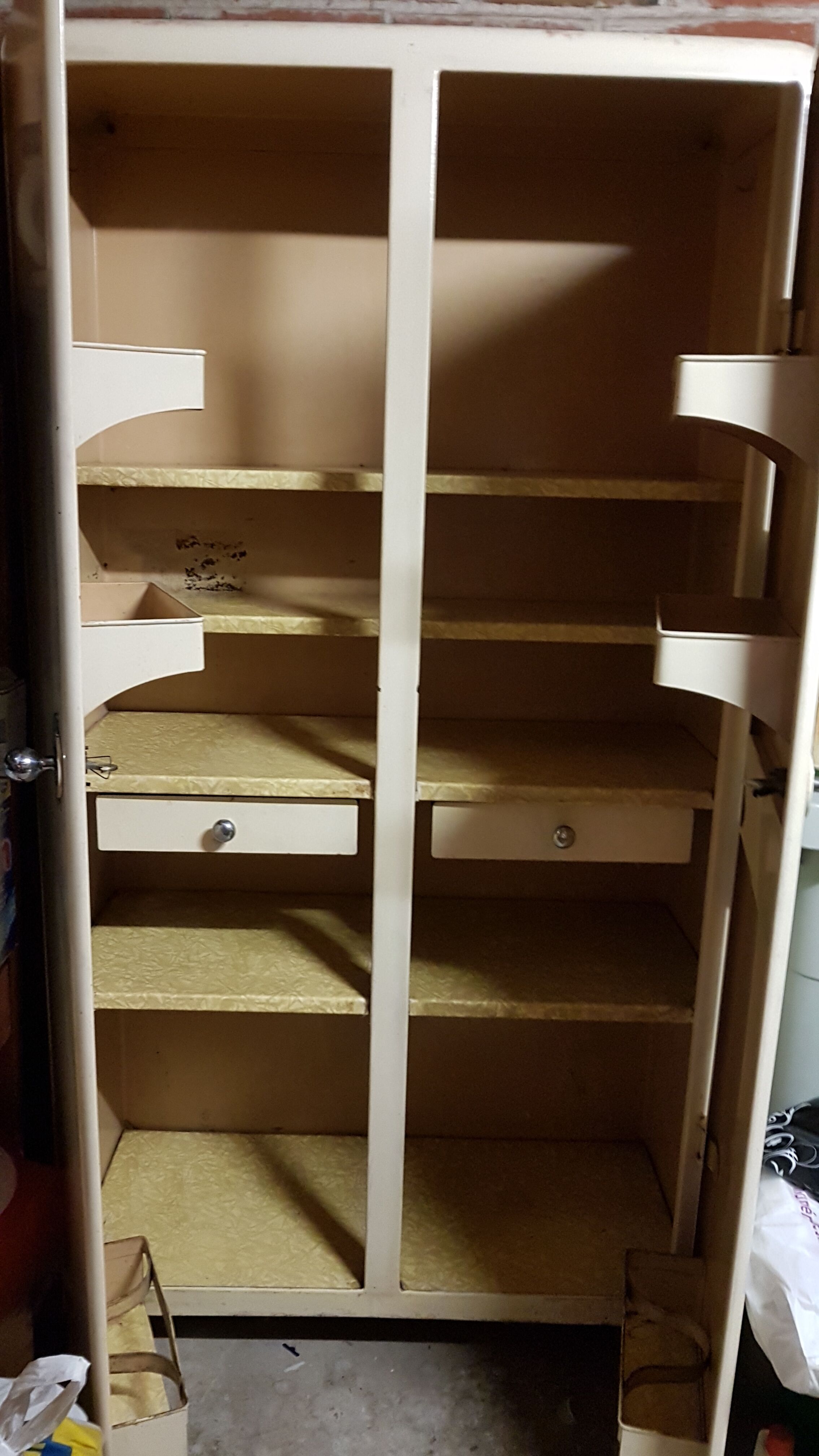 Armoire de cuisine vintage metal