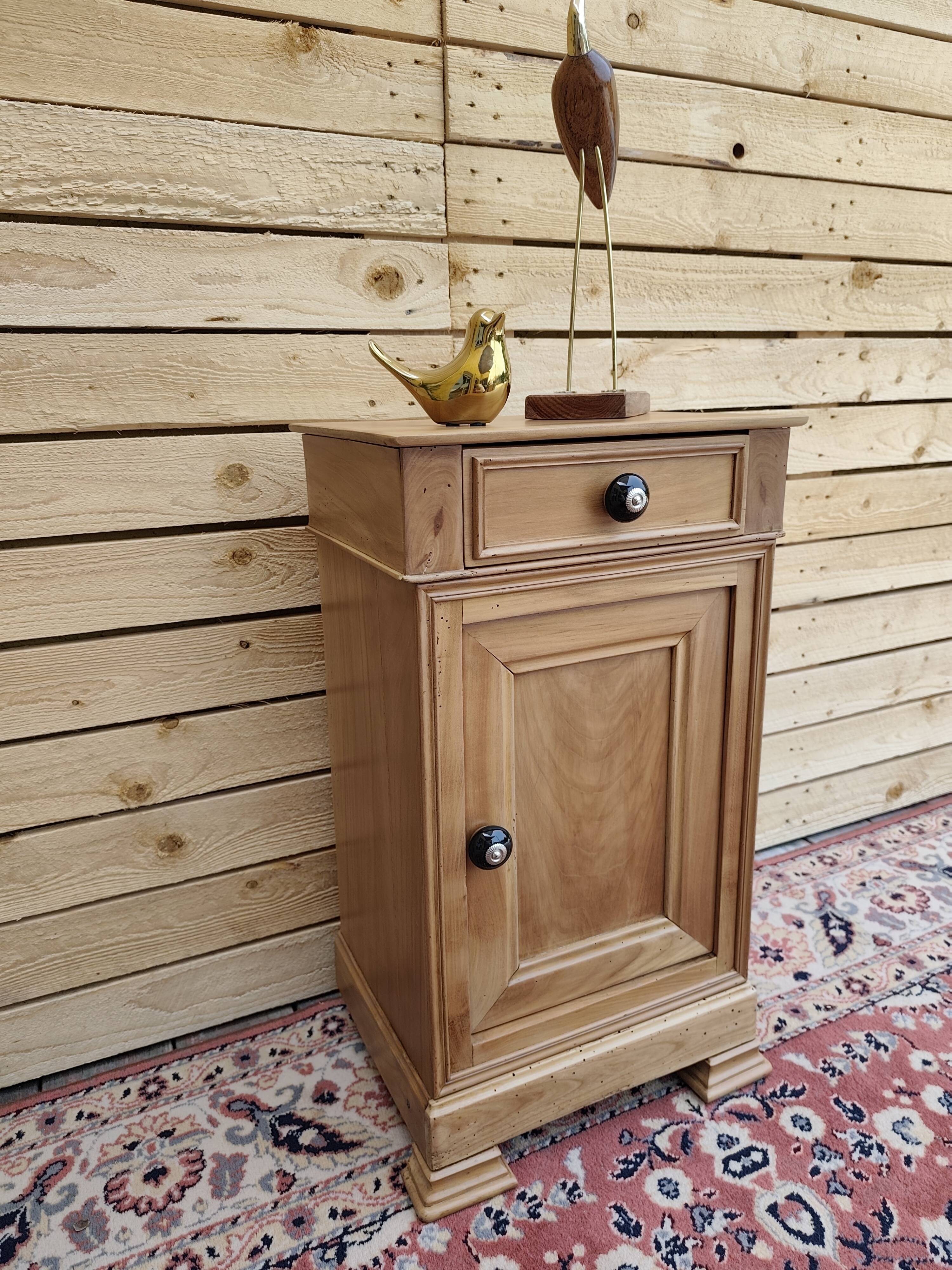 Coucou side table