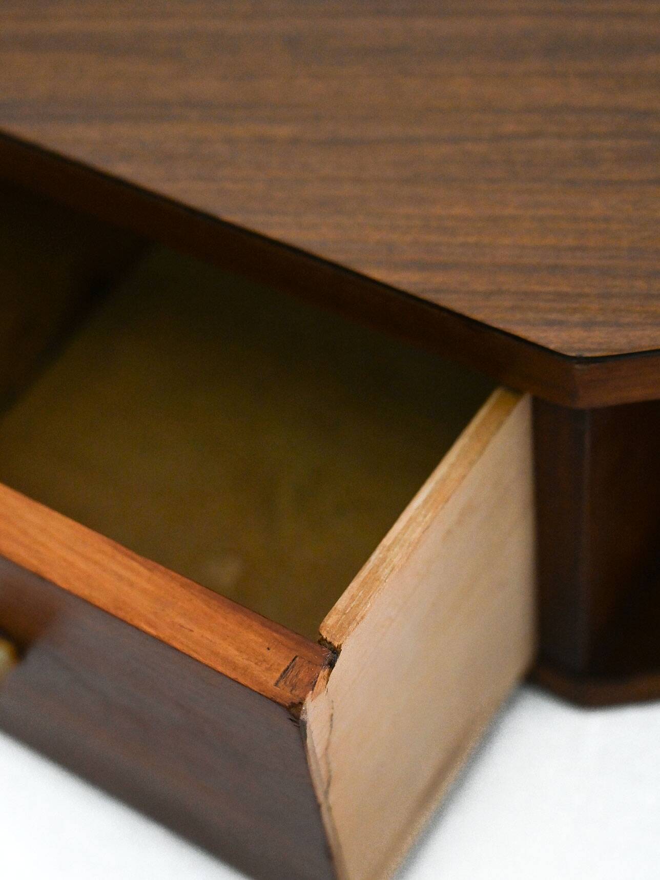 Table de chevet murale scandinave en acajou avec boutons en bakélite