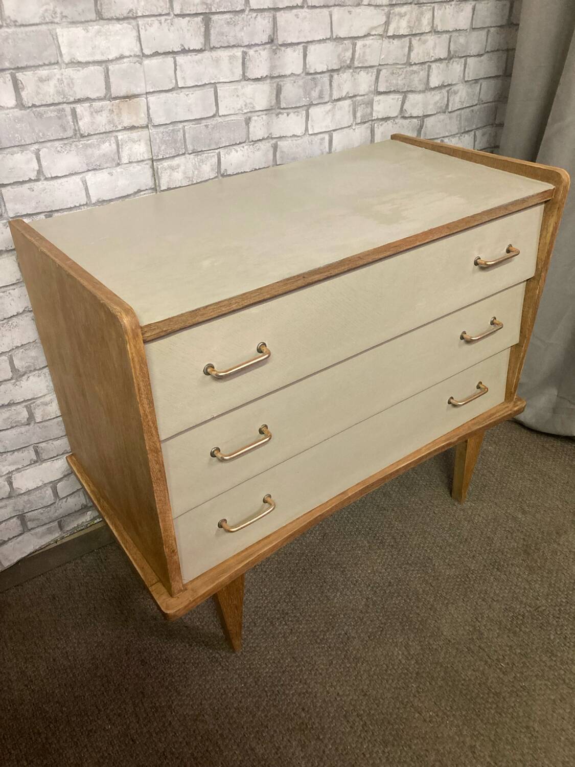 Commode vintage