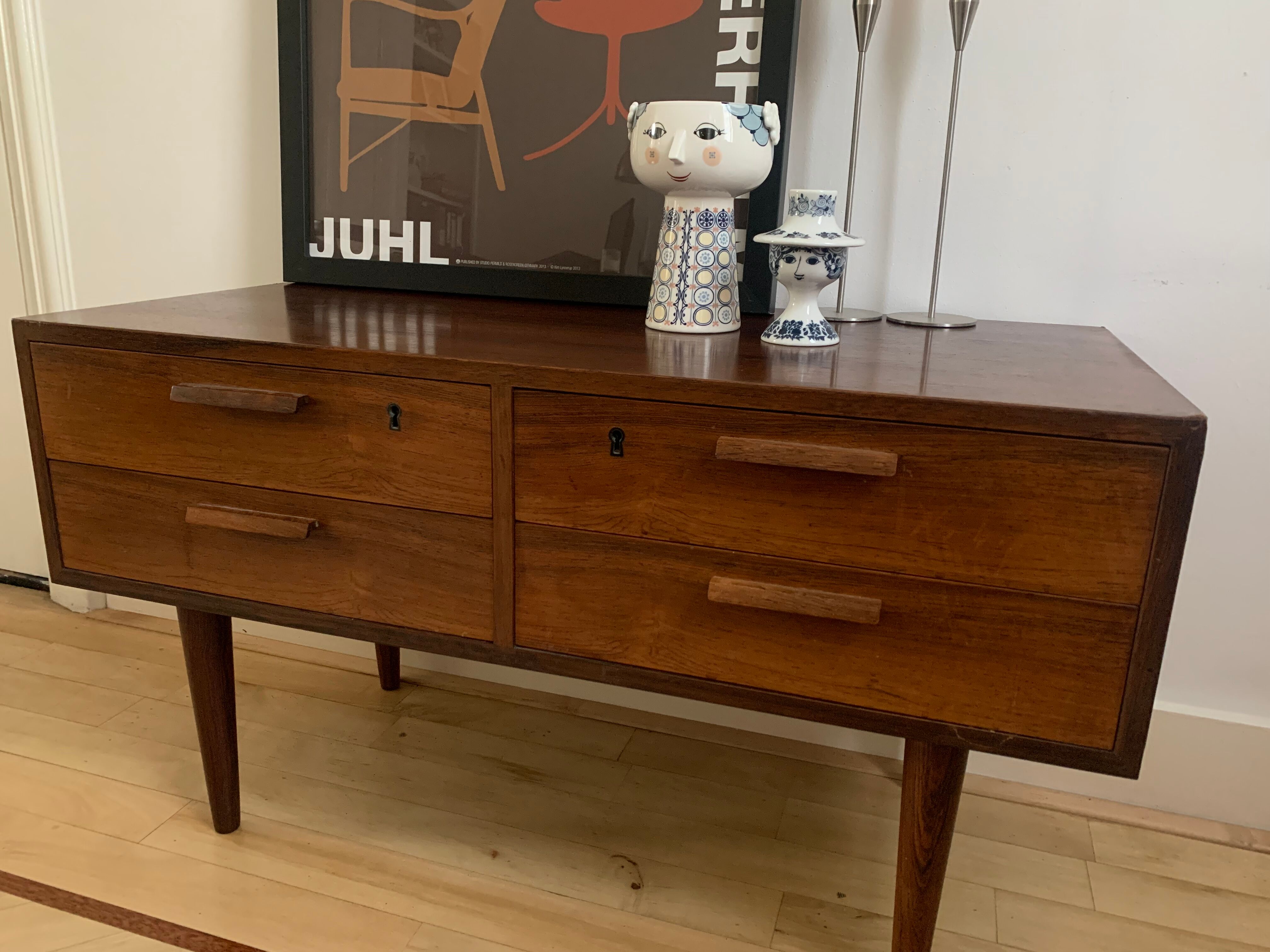 Rosewood chest of drawers