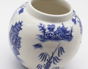 Ceramic vase cauldon