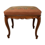 Piano bench bench bench end of bed