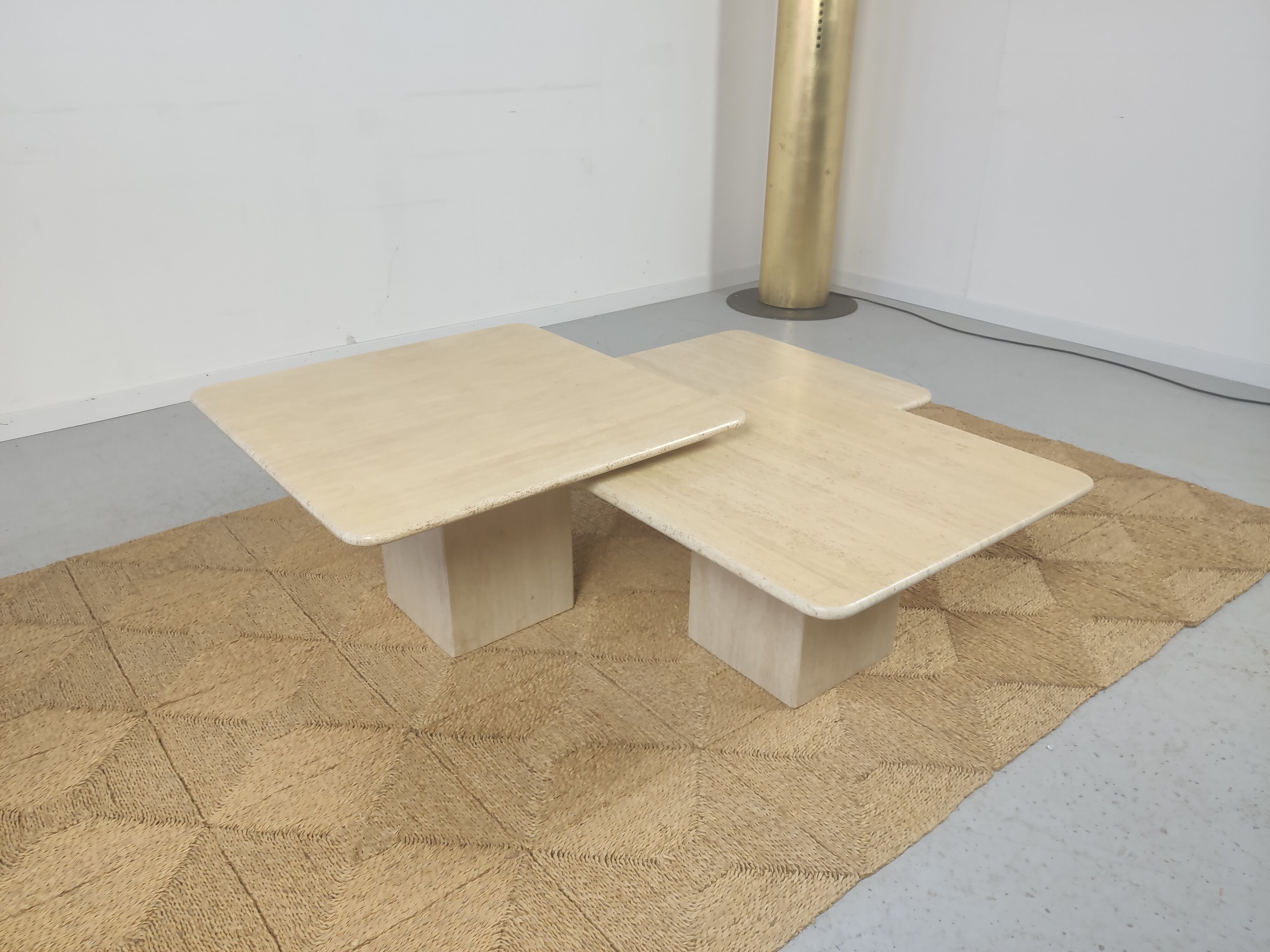 Table travertine 80s