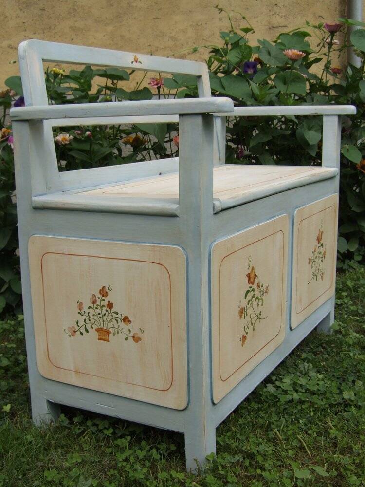 Hungarian storage bench painted grey in pine — Art Deco 1930, integrated chest