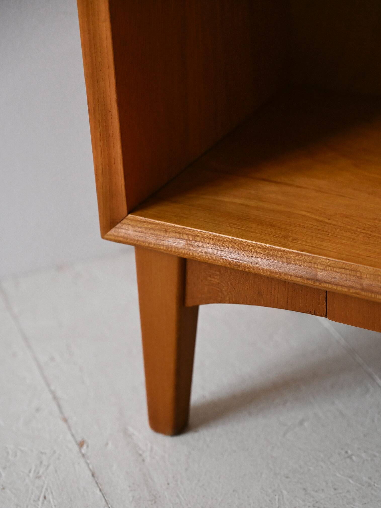 Vintage 1950s bookcase with adjustable shelves