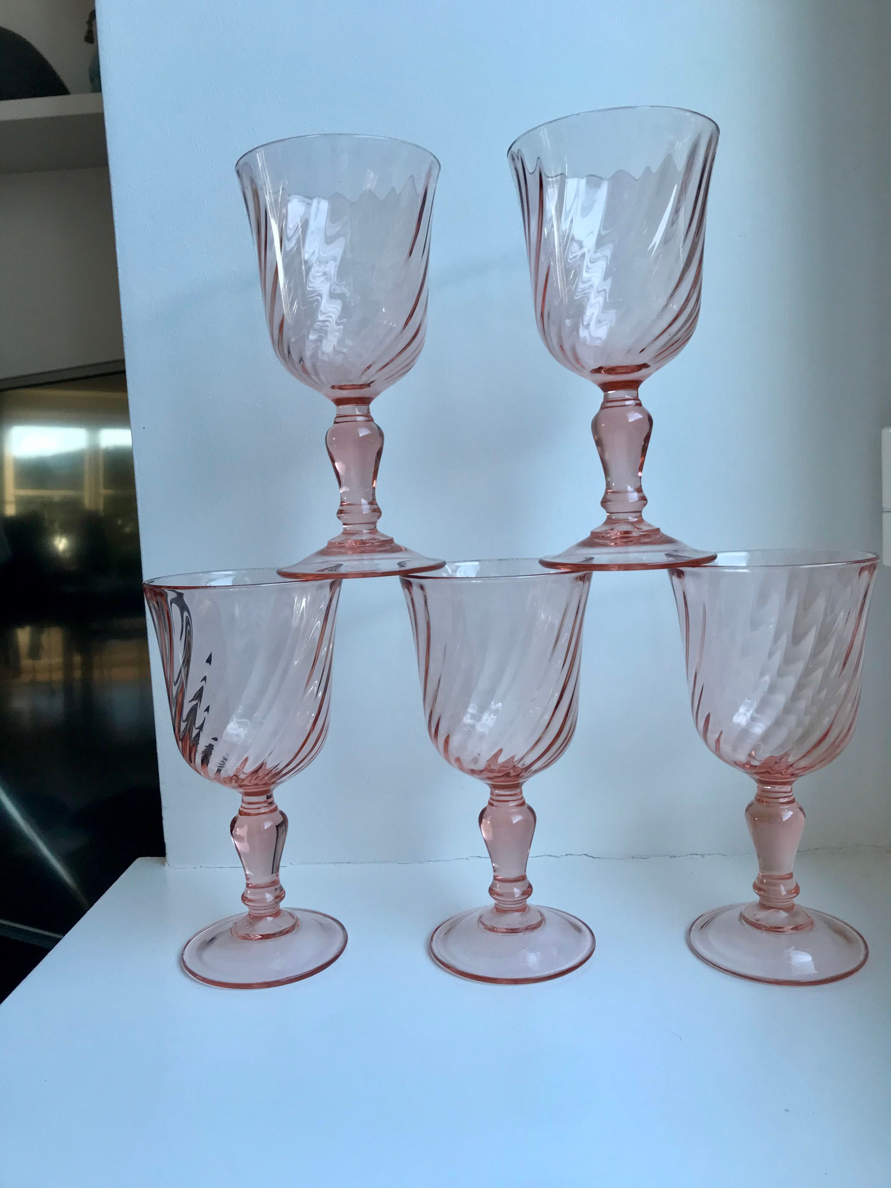 Set of 5 pink wine glasses 50s