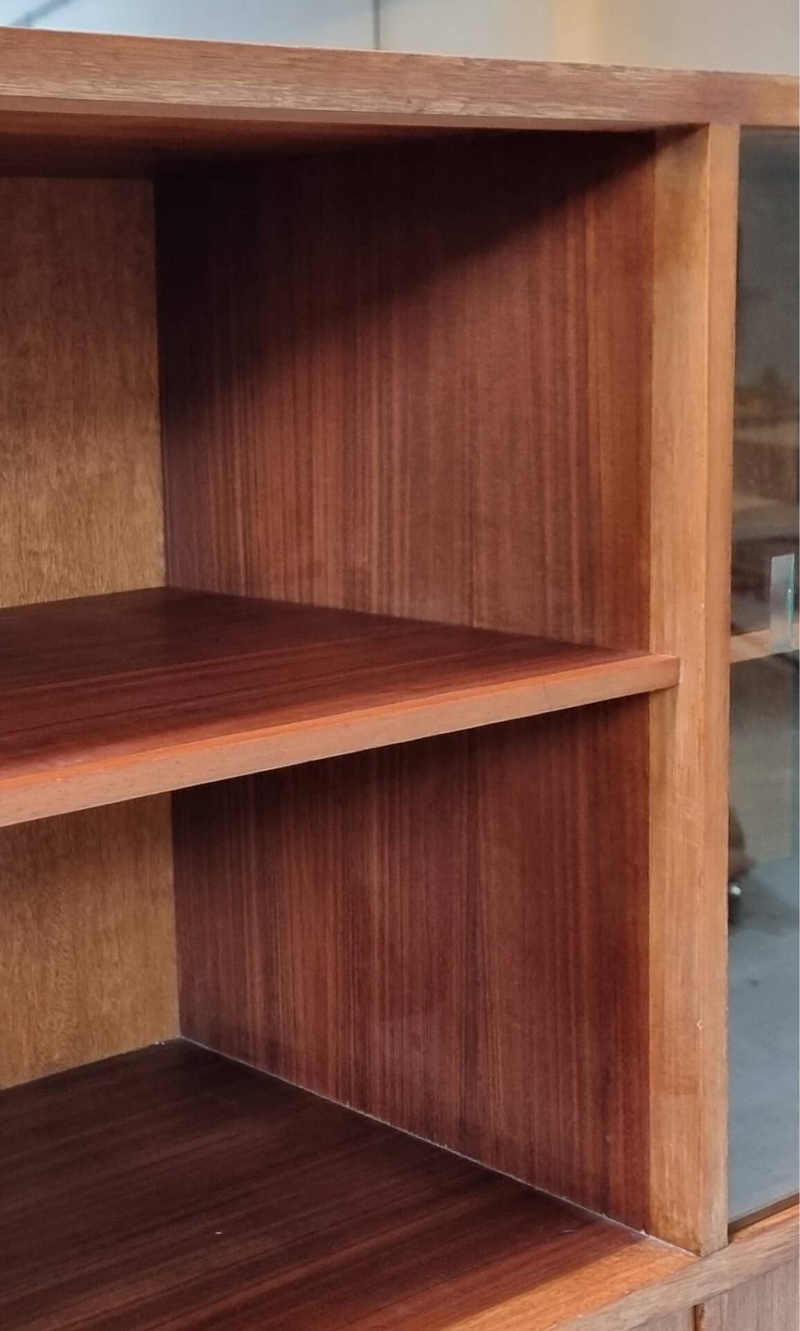 Highboard du milieu du siècle