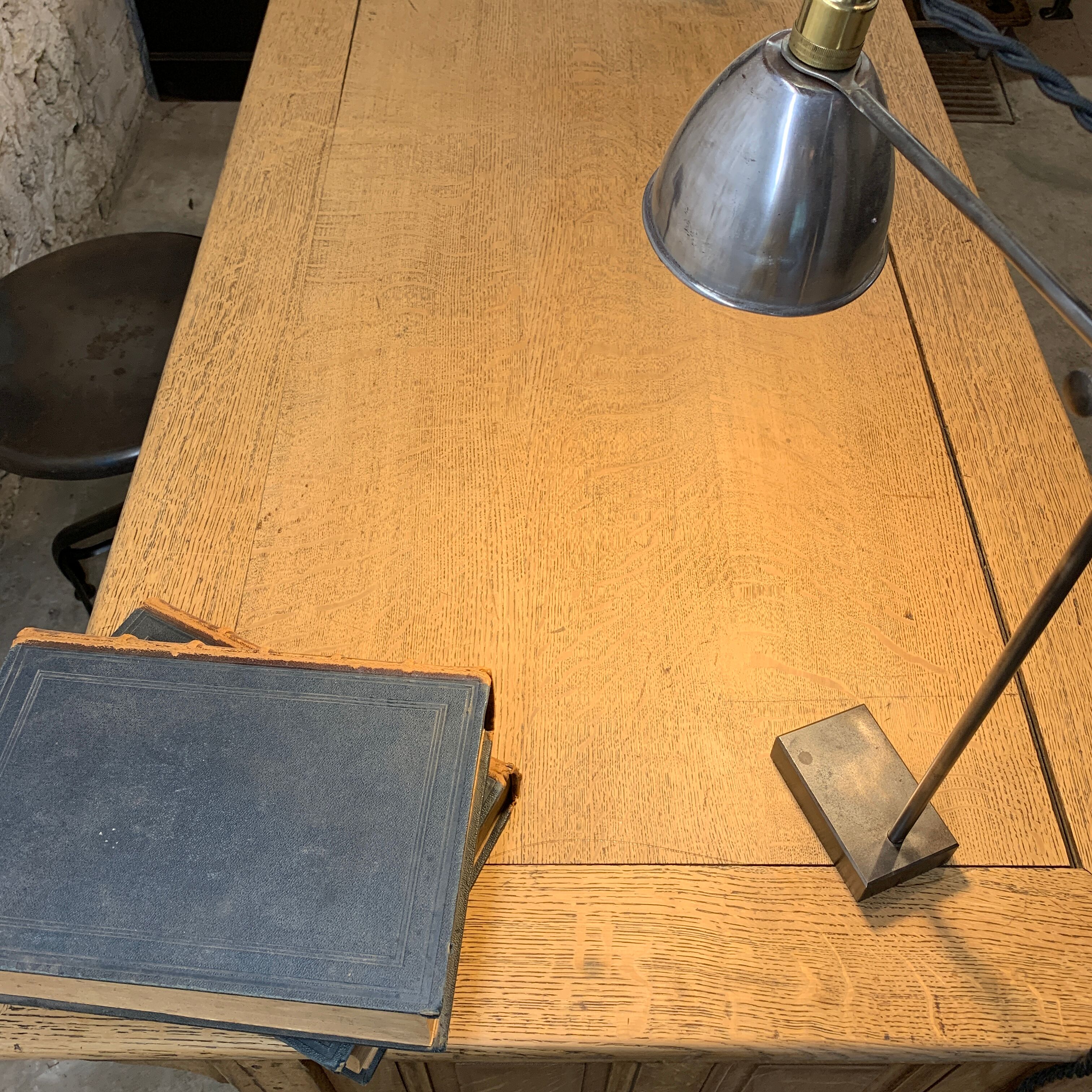 Former oak desk of the BNF