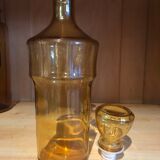 Carafe en verre jaune ambre vintage