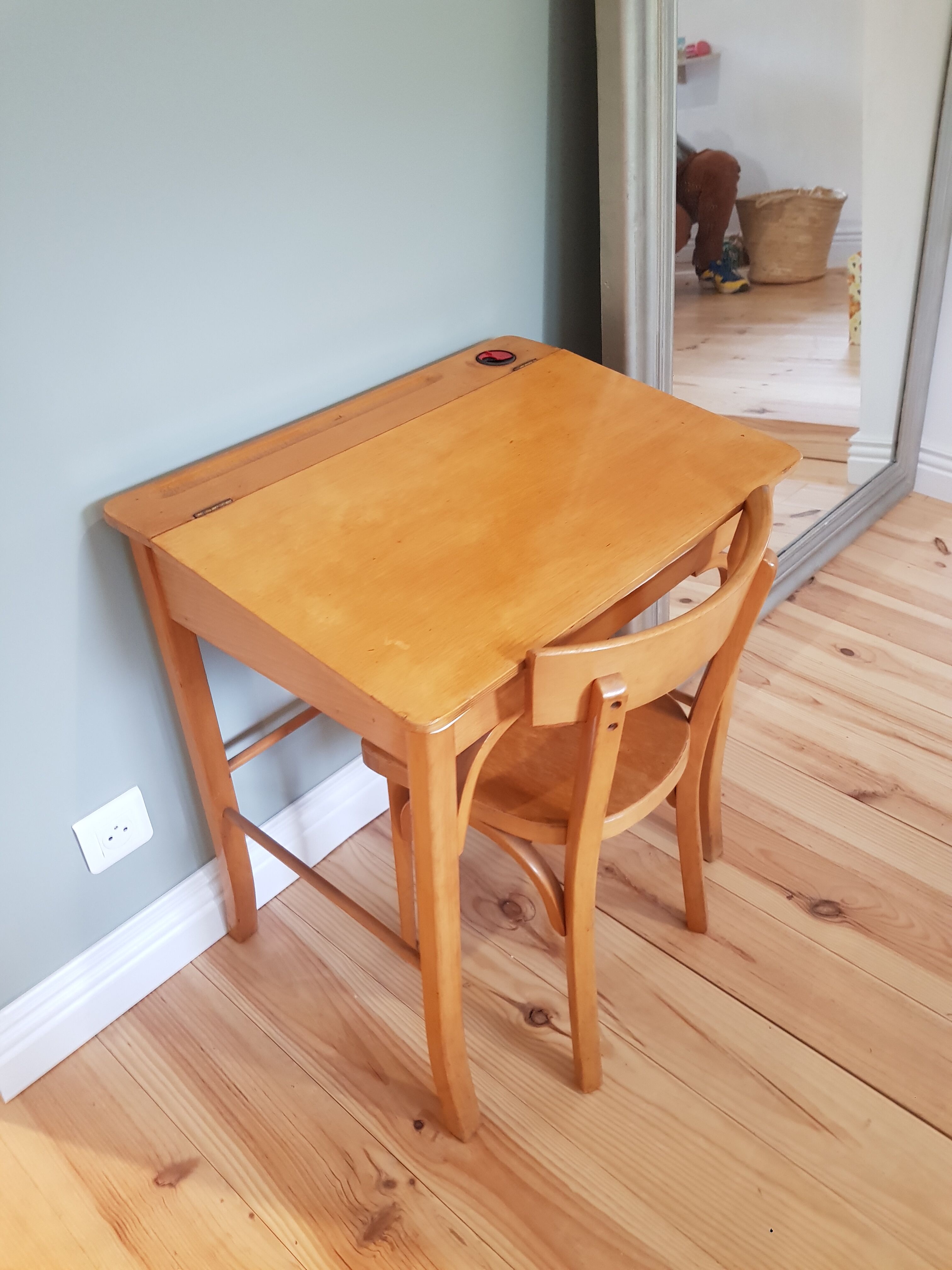 Ensemble bureau et chaise baumann